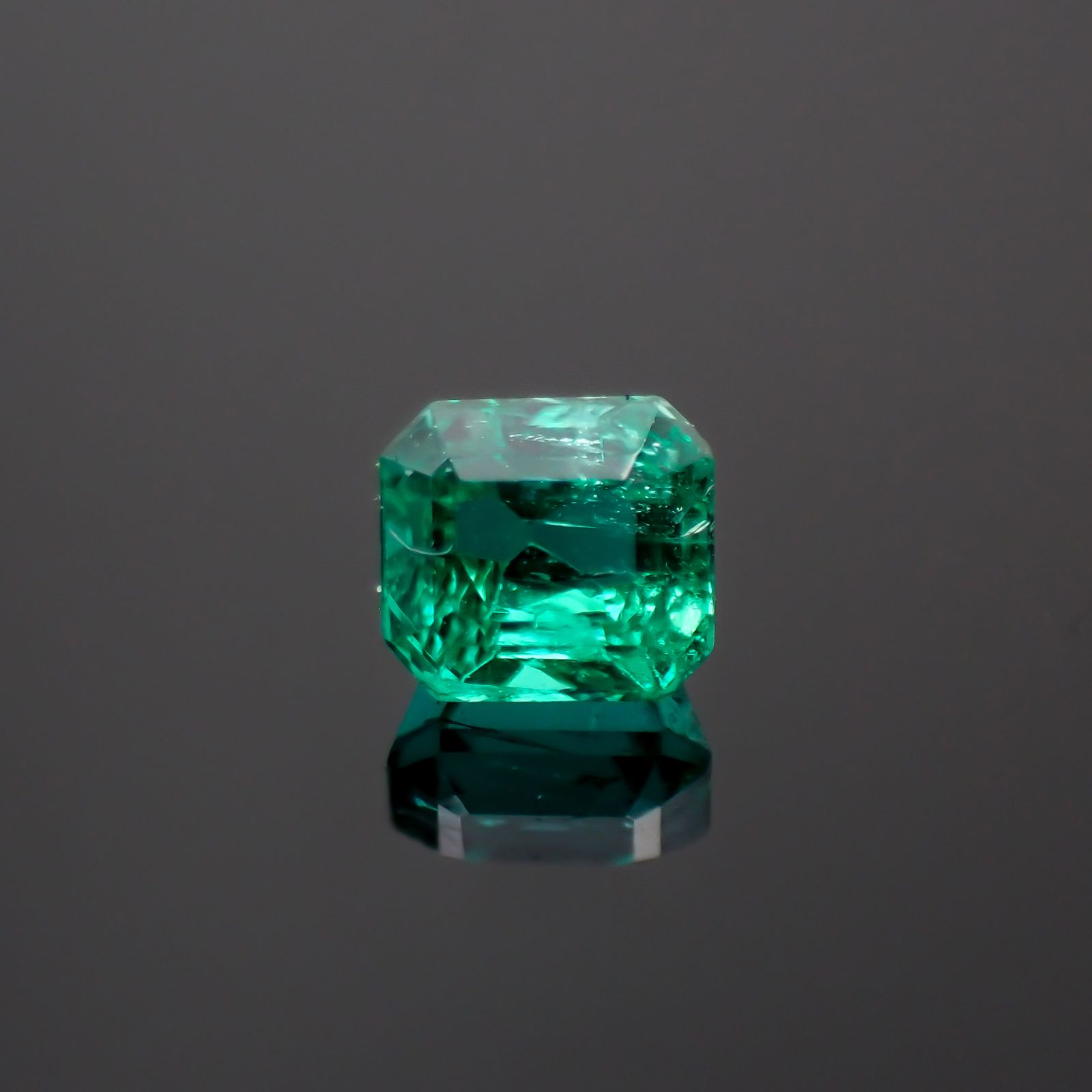 エメラルド コロンビア産 0.21ct[230421713]3.3x3.1mm前後