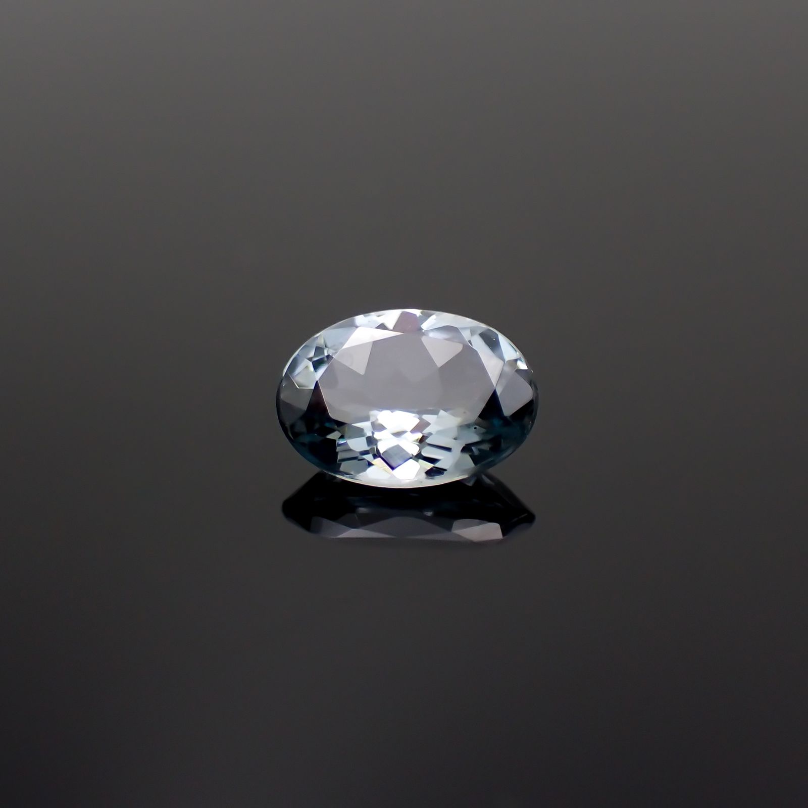 グレースピネル タンザニア産 0.87ct[230421549]7x5.1mm前後