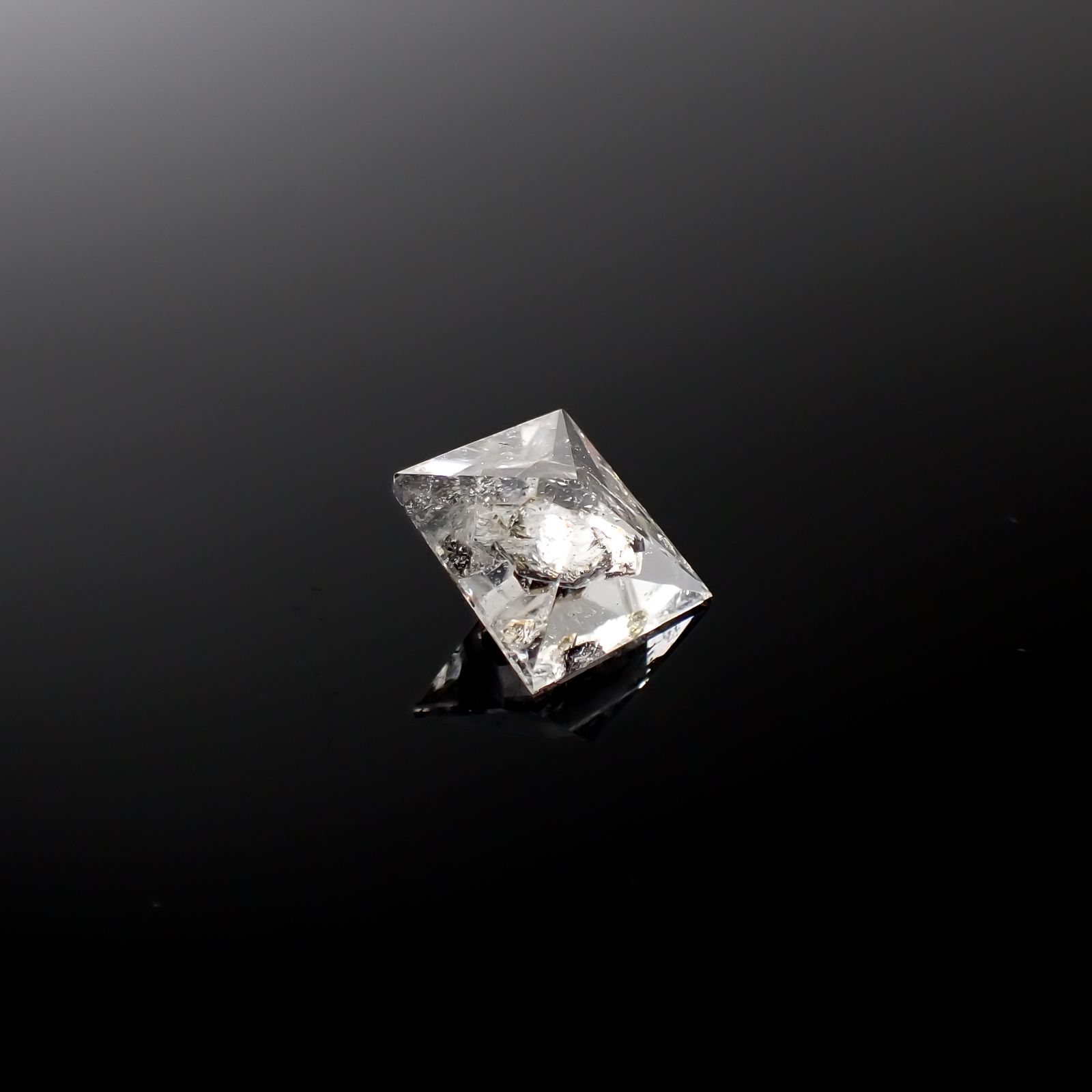 ◇カスタムカット◇バイオタイトインクォーツ モゴック産 4.82ct[240427275]11.2x10.2mm前後
