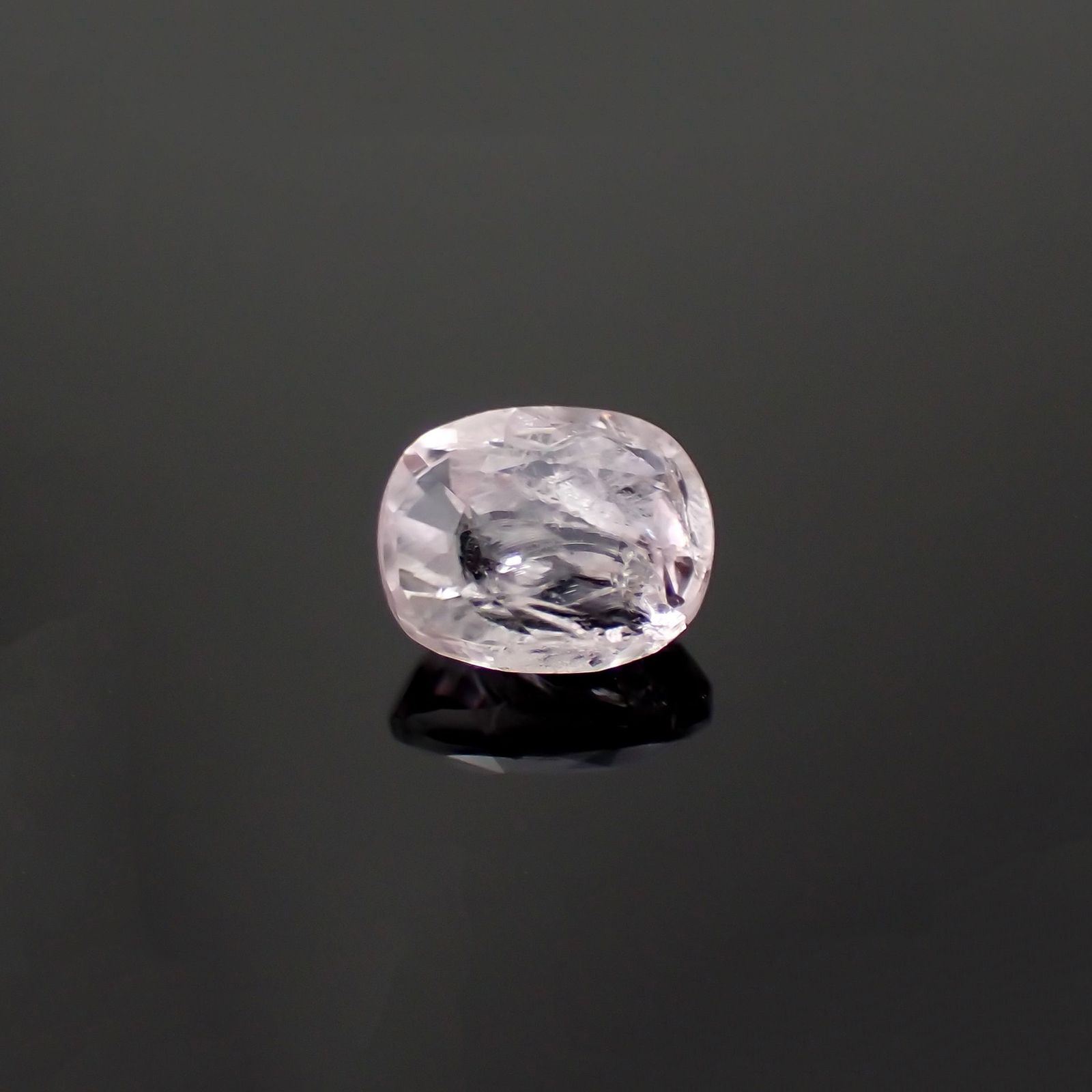 ポードレッタイト(宝石名ポードレッタイト)ビルマ産 ソ付(彩珠) 0.435ct / 5.3x4.4mm前後 [260718919]
