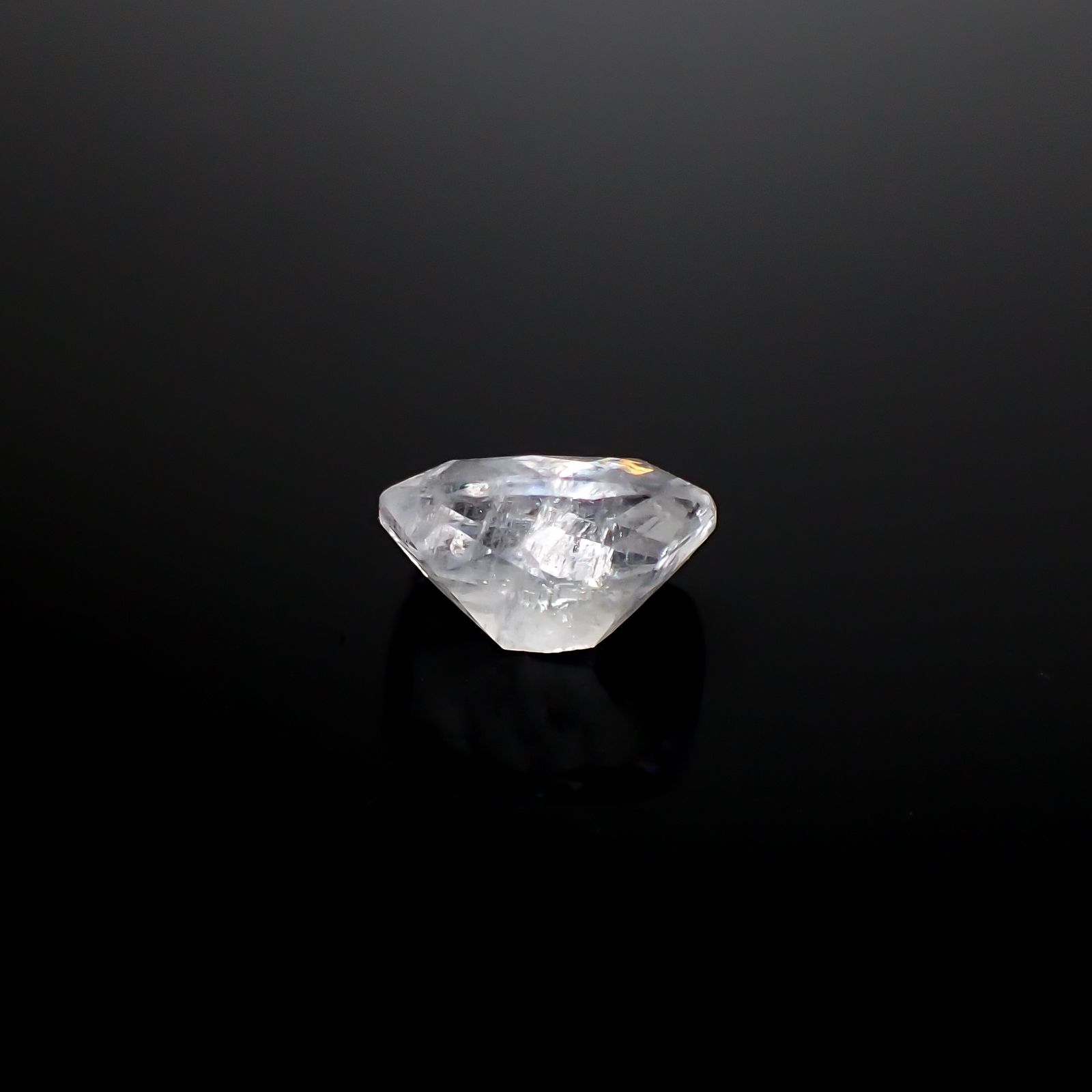 マグネサイト(宝石名マグネサイト)カナダ産 2.268ct ソ付(日独)[250129779]9.2x7.15mm前後