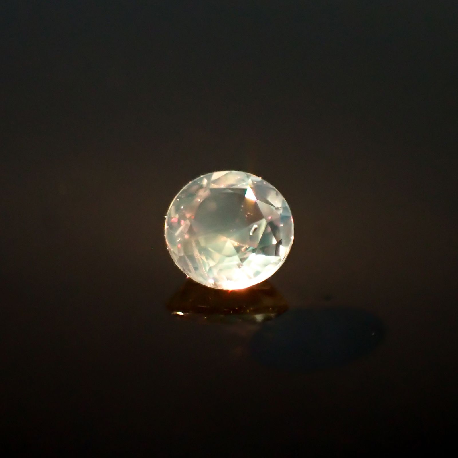 シルキーアレキサンドライト ブラジル・ミナスジェライス州ヘマチタ鉱山産 0.13ct [241129505]3.1x3.1mm前後