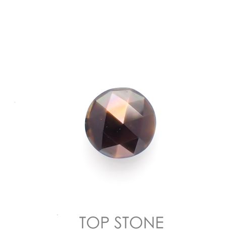 レインボーガーネット(宝石名アンドラダイト レインボー・ガーネット) 日本・奈良県産 8.459ct ソ付(彩珠)[210812938]11.8×11.7mm前後
