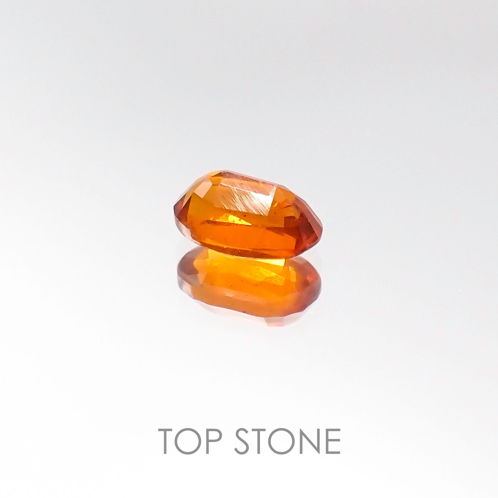 オレンジカイヤナイト タンザニア産 ルース 0.68ct[20096001]6.3×4.1mm前後