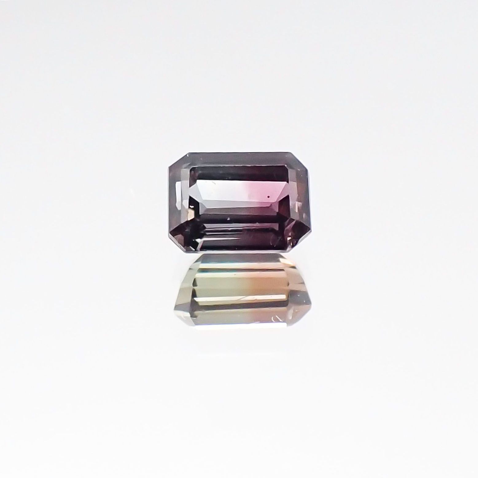 バイカラーサファイア(宝石名バイカラー・サファイア)タンザニア産 0.32ct 識別済[230622378]4x2.9mm前後