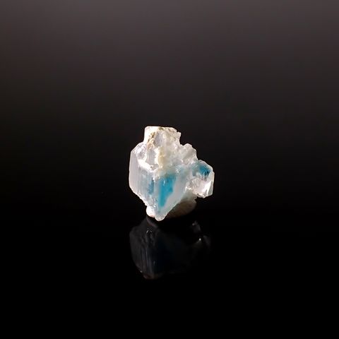 ユークレース 原石 ブラジル産 6.01ct / 10.3x9.3mm前後 [260231726]