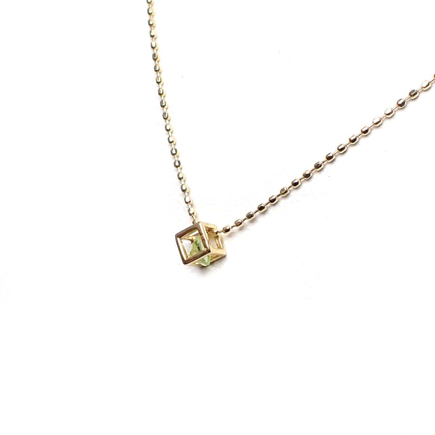 ◇K18 Reinette（レネット）◇ペリドット | キューブボックスデザイン [チャーム/ペンダントトップ※チェーン別売り]
