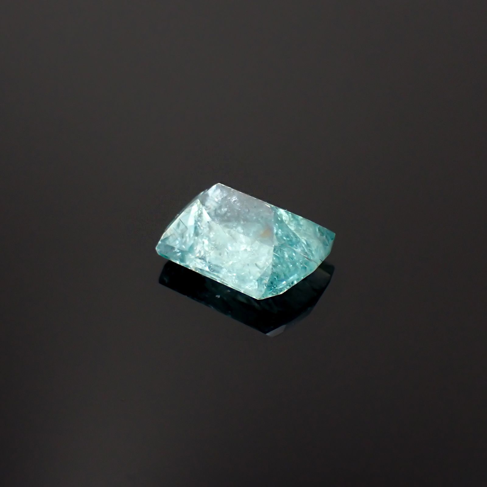 ◇カスタムカット◇パライバトルマリン モザンビーク産 8.89ct / 15.1x11.5mm前後 [230622508]