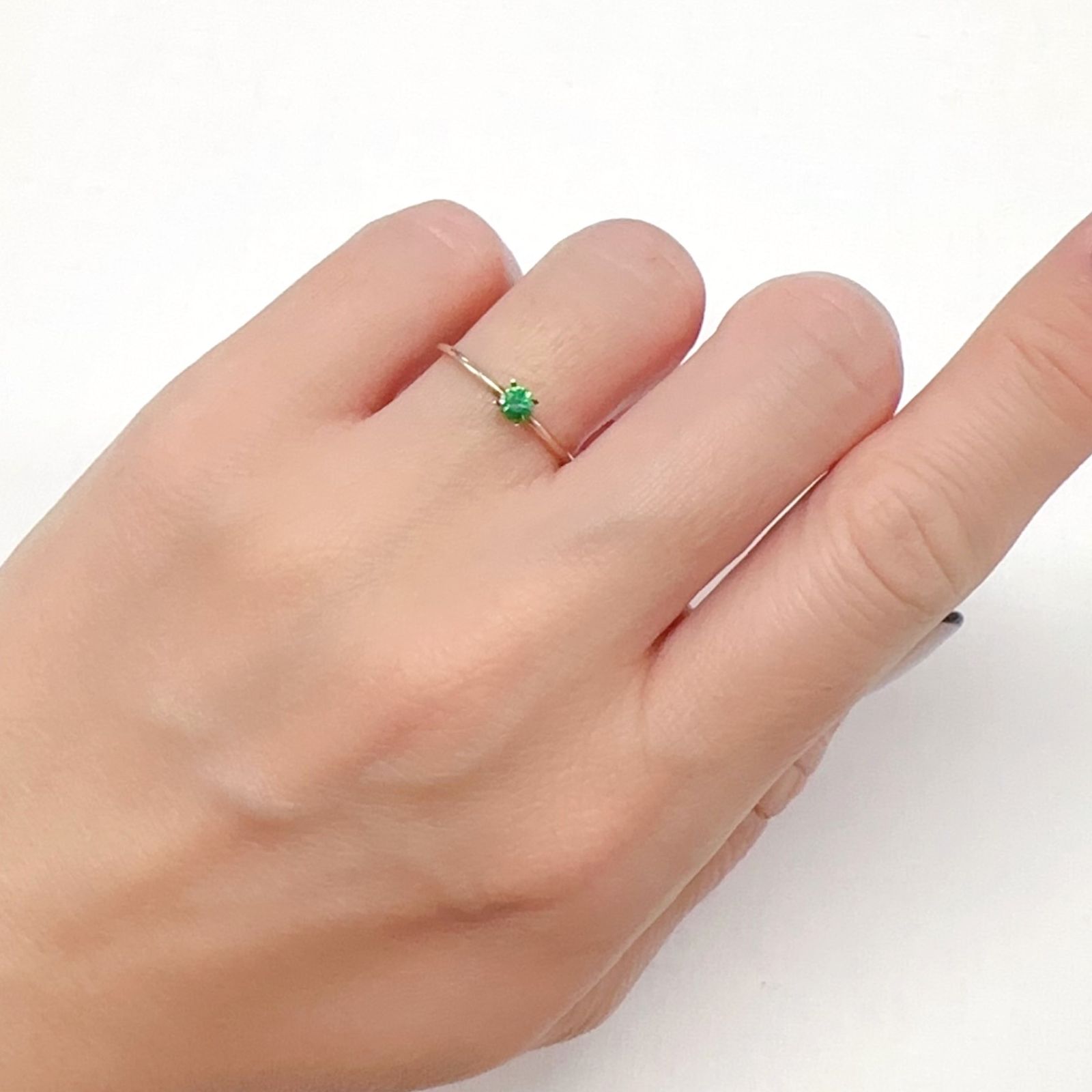 ツァボライト(宝石名グリーン グロッシュラー・ガーネット)タンザニア産 0.15ct 識別済[240226082]3.2x3.2mm前後
