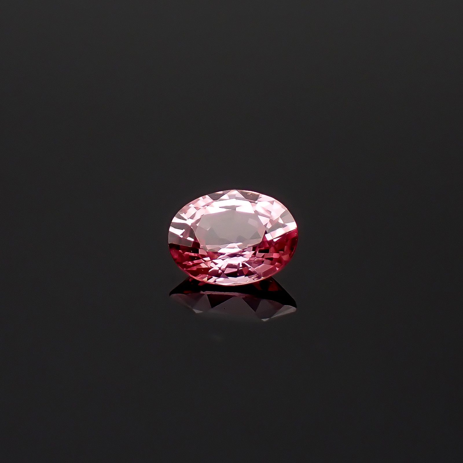 パパラチャサファイア(宝石名サファイア/別名パパラチャ・サファイア)スリランカ産 DGL鑑付 0.196ct / 4.03x3.1mm前後 [260632269]
