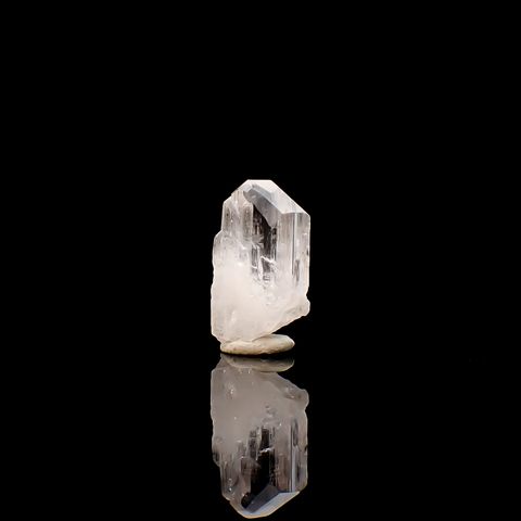 ダンビュライト原石 メキシコ産 10.62ct / 20.3x11.7mm前後 [260532166]