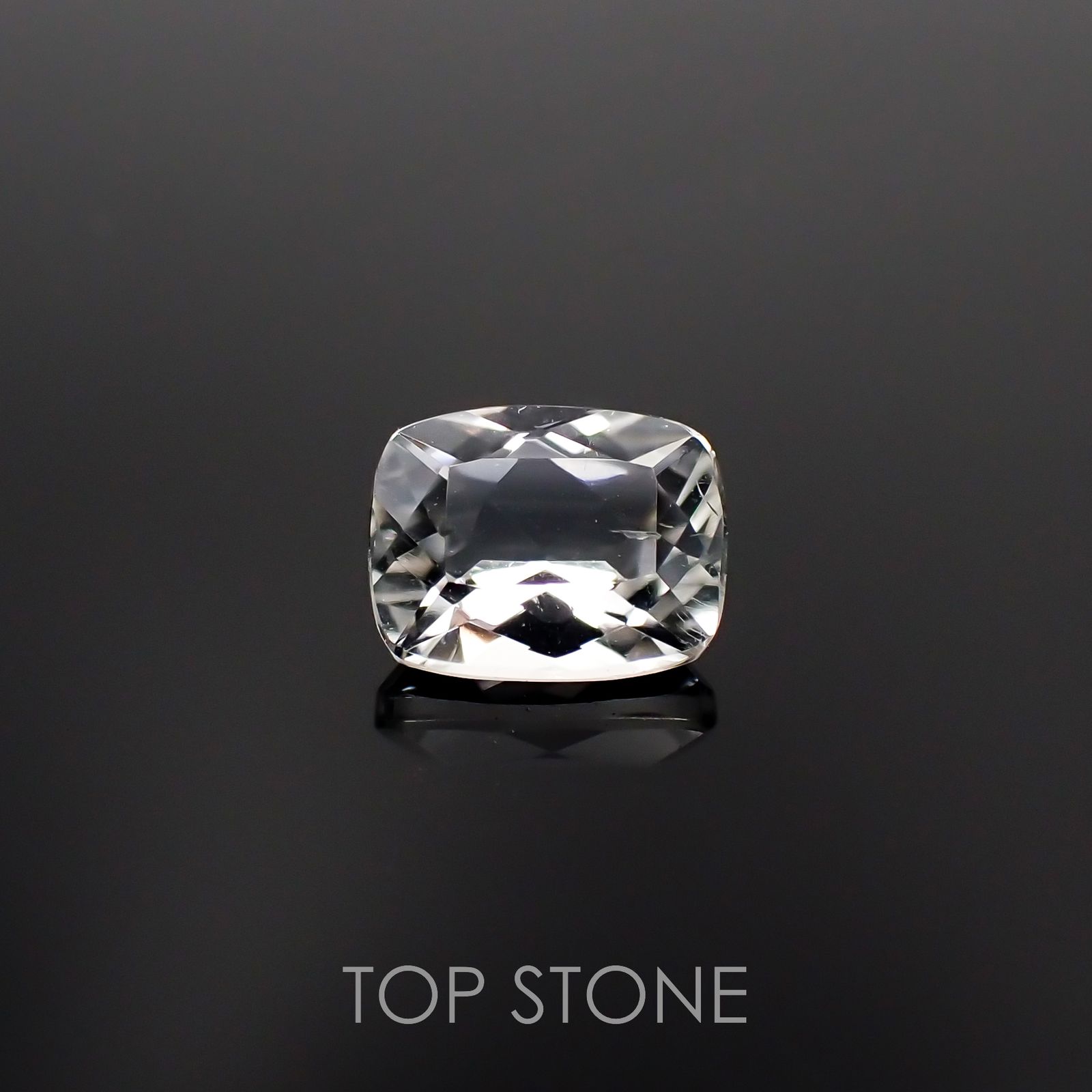 オリゴクレース(宝石名オリゴクレース)ブラジル産 0.75ct 識別済[221219447]6.4x5.1mm前後
