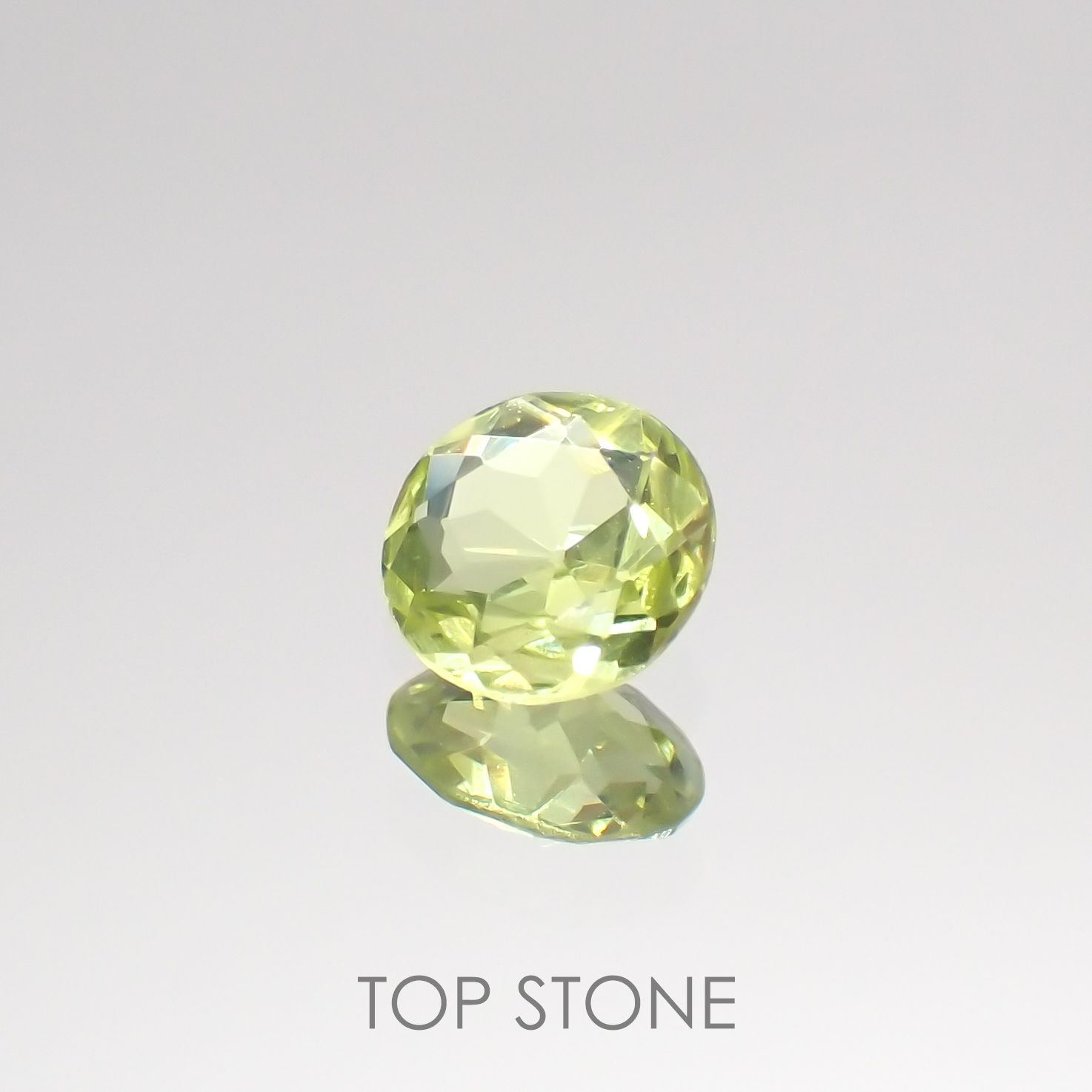 パロットクリソベリル(宝石名クリソベリル)インド産 0.39ct 識別済[220114519]4.9x4.9mm前後