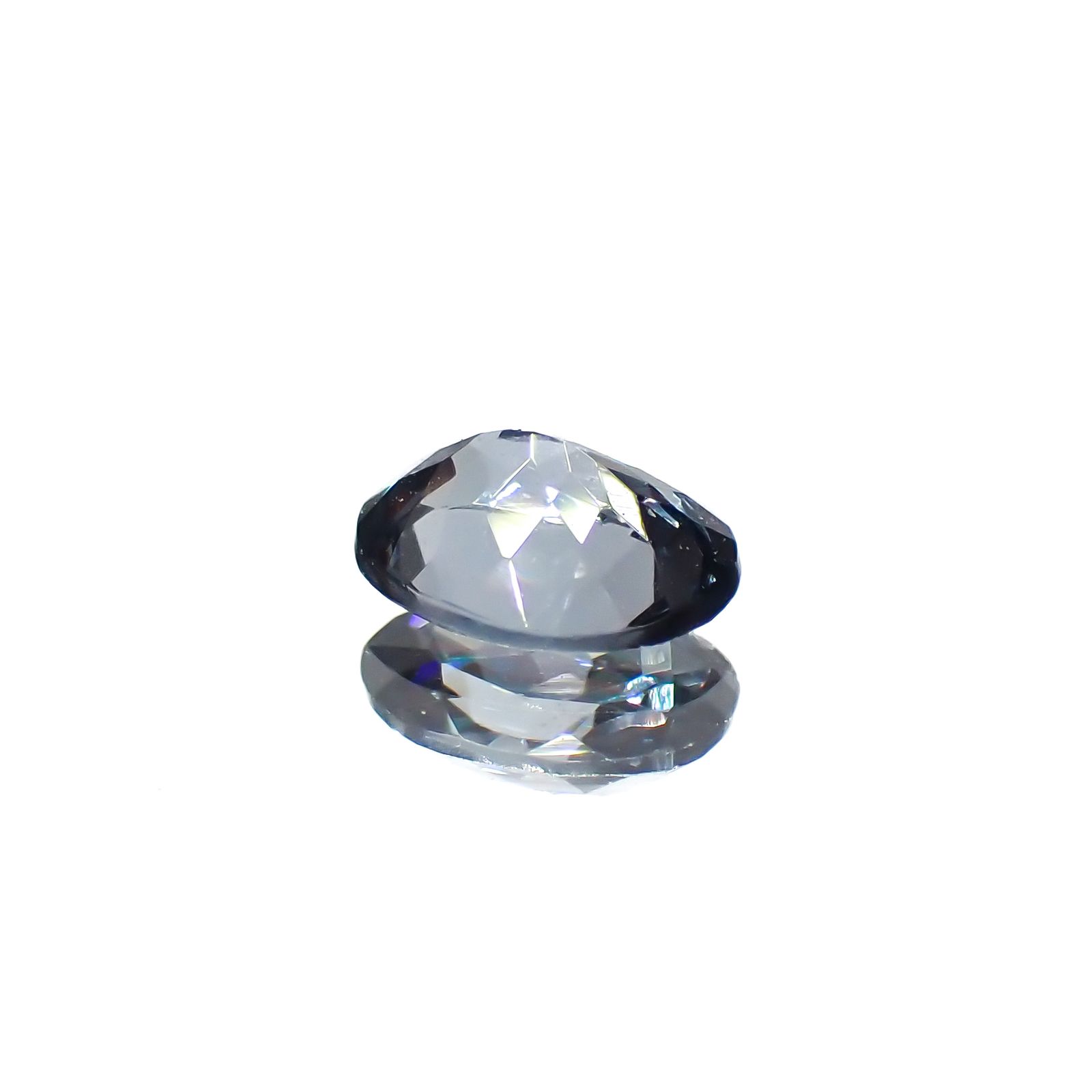 ベキリーブルーガーネット（カラーチェンジガーネット アレキタイプ） マダガスカル・ベキリー産 0.39ct[230923543]5.1x3.9mm前後