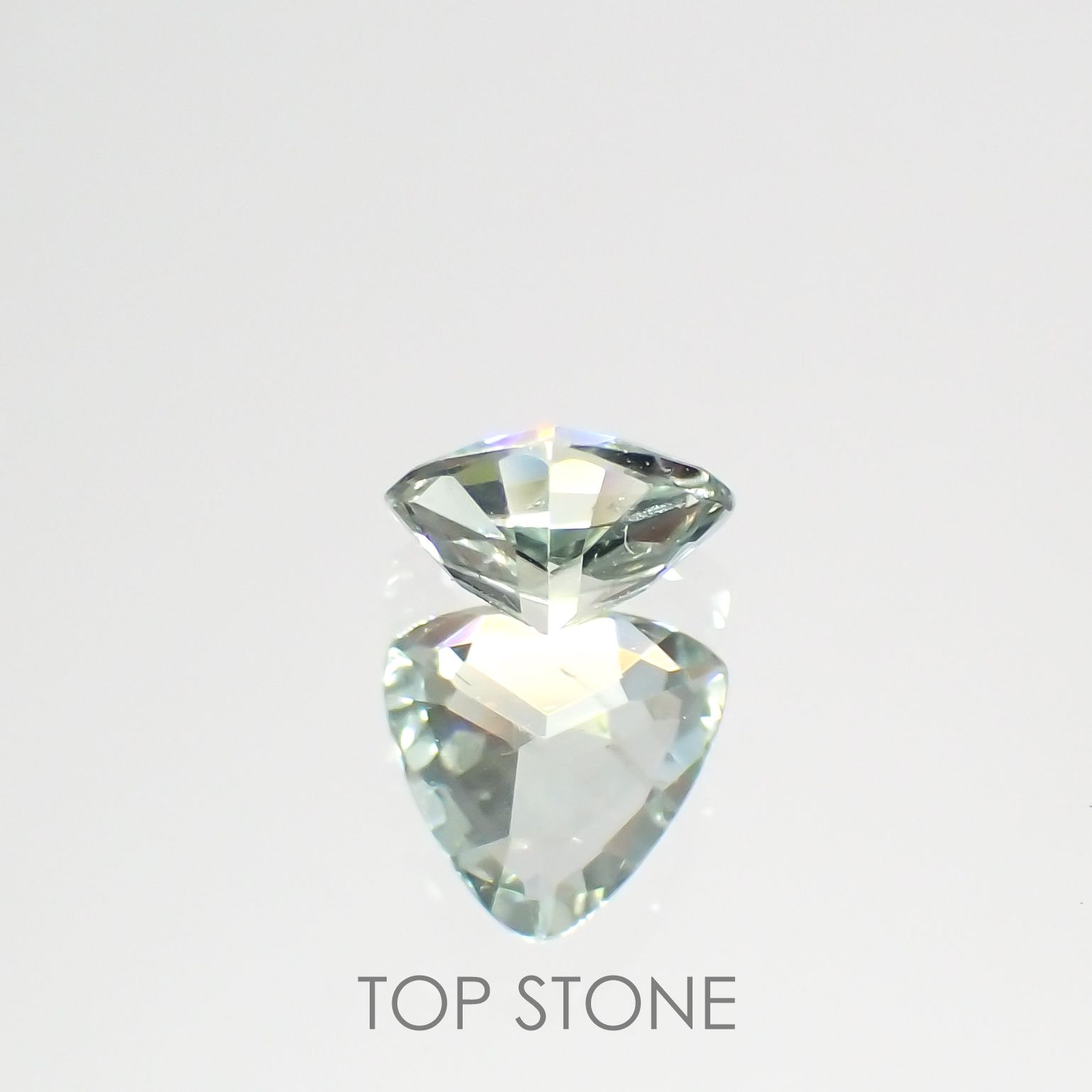 モンテブラサイト(宝石名モンテブラサイト)マダガスカル産 0.34ct 識別済[220115205]4.9x5mm前後