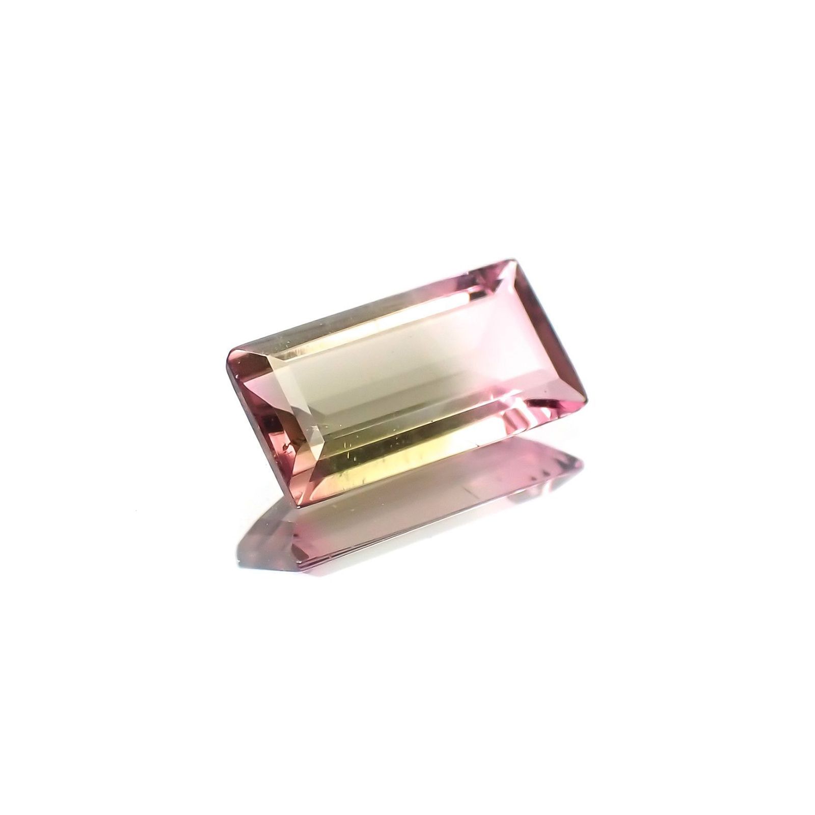 バイカラートルマリン(宝石名バイカラー・トルマリン)ブラジル産 0.70ct 識別済[231124212]8.1x4.3mm前後
