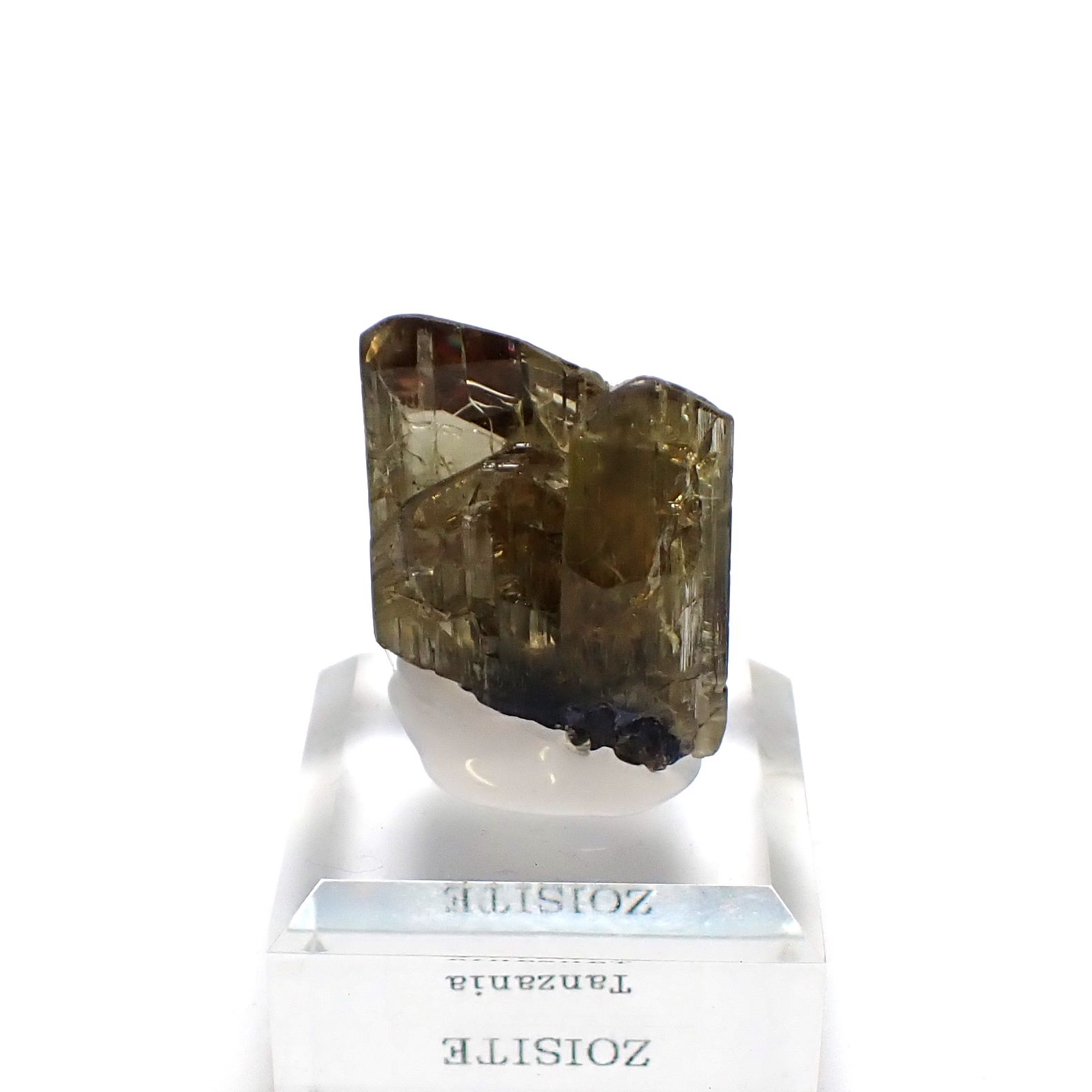 ゾイサイト原石 タンザニア産 アクリル台座付き 191.64ct(38.32g) / 16.5x25.2x35mm前後 [260632371]