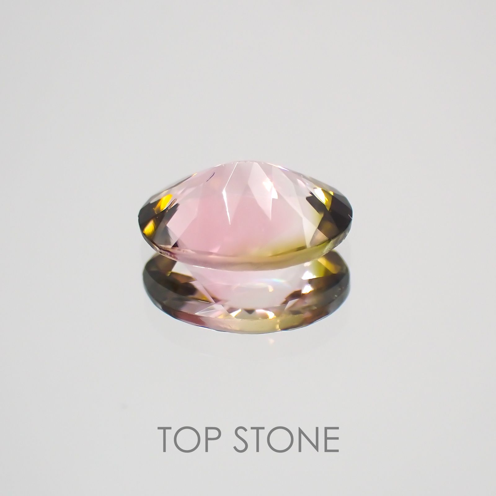 バイカラートルマリン ブラジル・アフリカ産 ルース 0.56ct[210410453]6.8×4.9mm前後