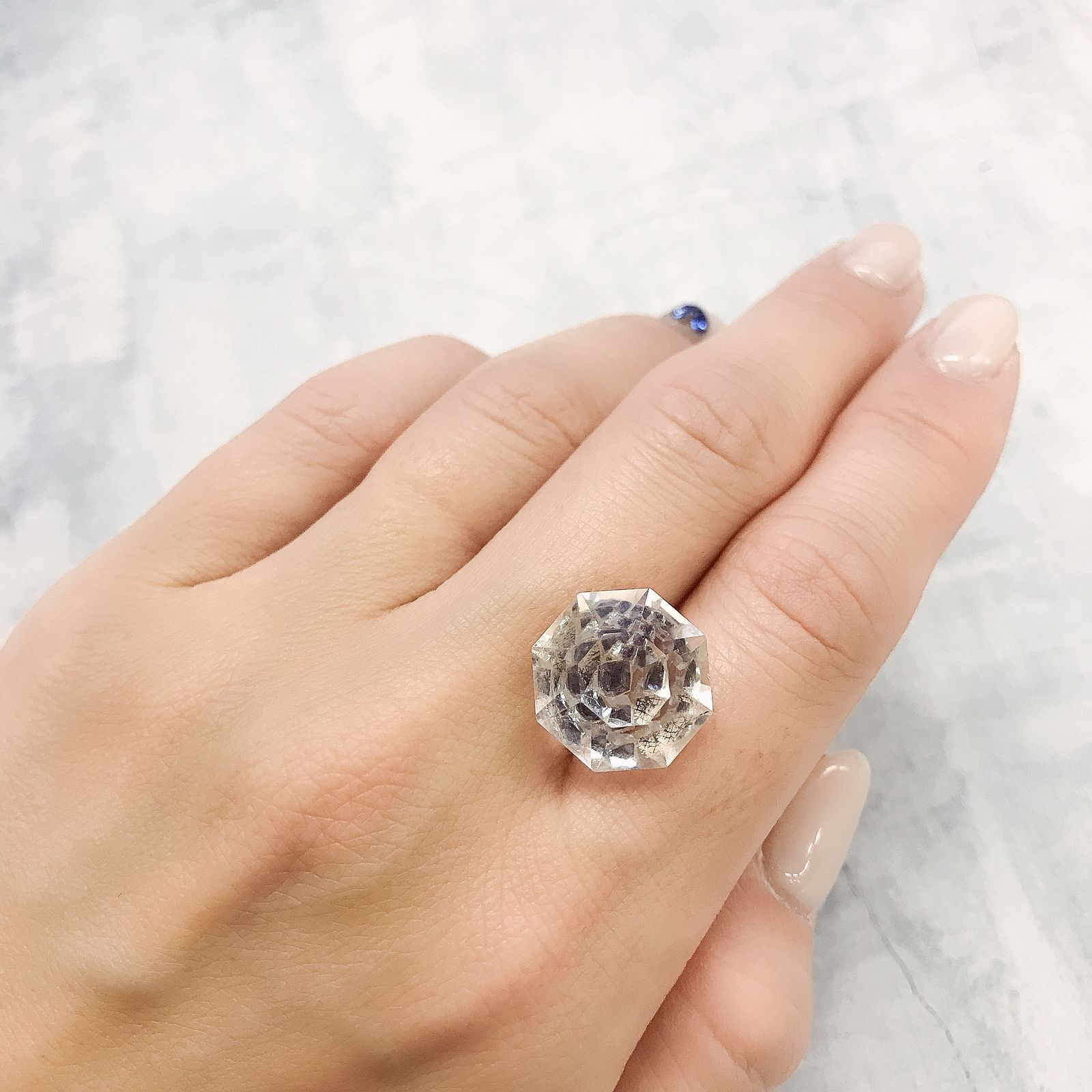 ◇オクタゴンカット◇フローライトインクォーツ マダガスカル産 14.24ct[220515708]14.7x14.9mm前後