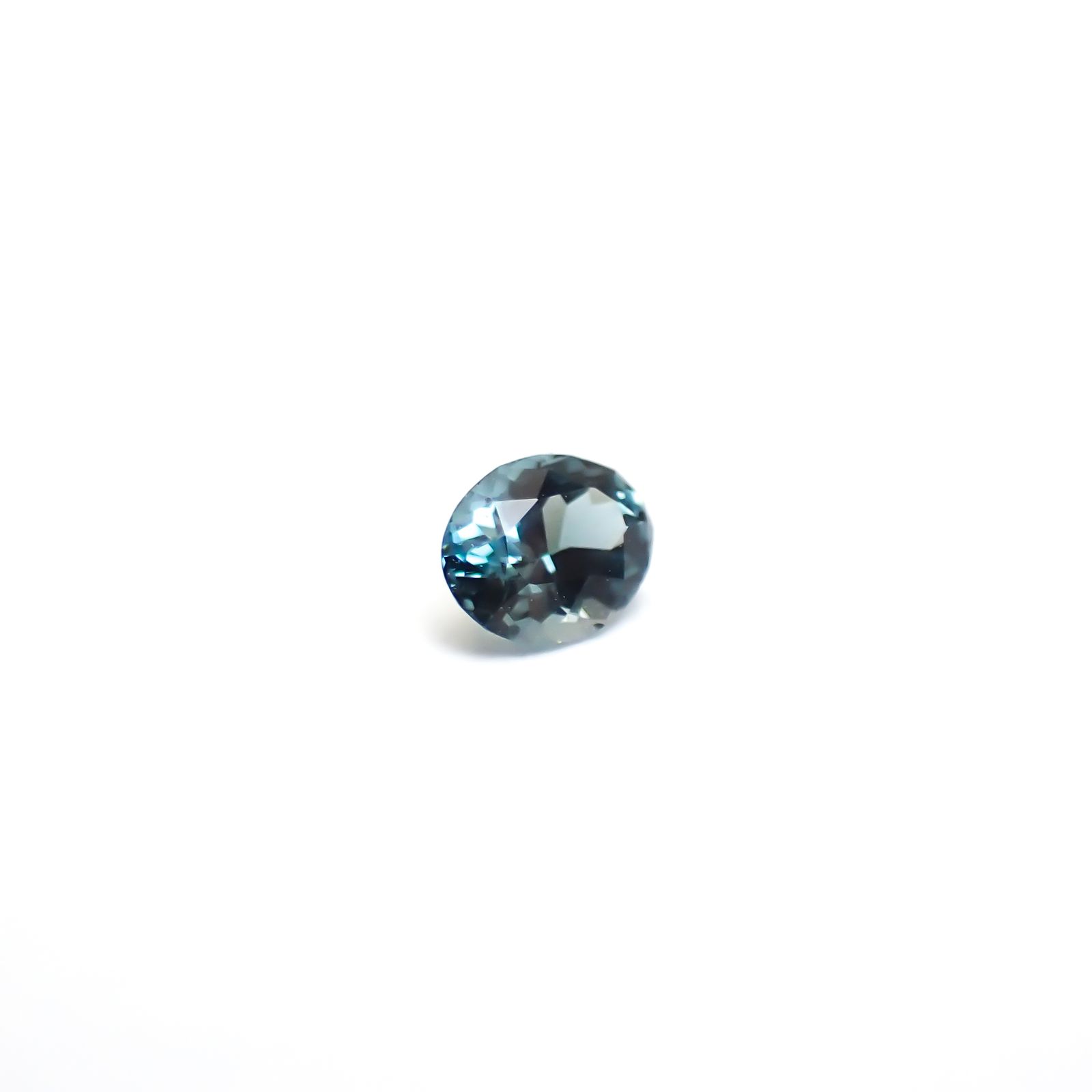 サファリン スリランカ産 0.14ct / 3.6x2.8mm前後 [260432049]