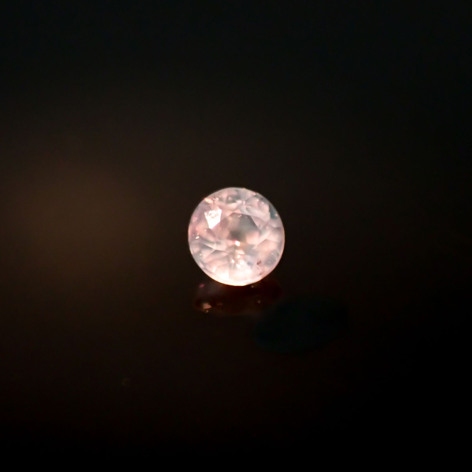 シルキーアレキサンドライト ブラジル産/EmeraldMains社製 0.045ct[240527616]2x2mm前後