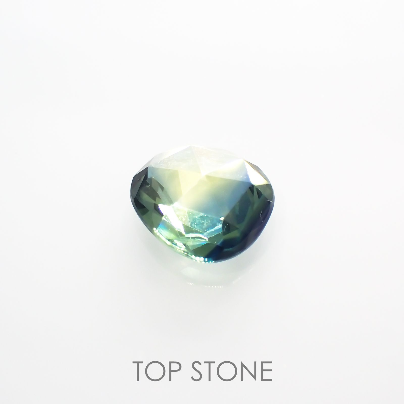 ◇ローズカット◇バイカラーサファイア(宝石名バイカラー・サファイア) マダガスカル産 1.34ct 識別済[210913202]7.5×6.6mm前後