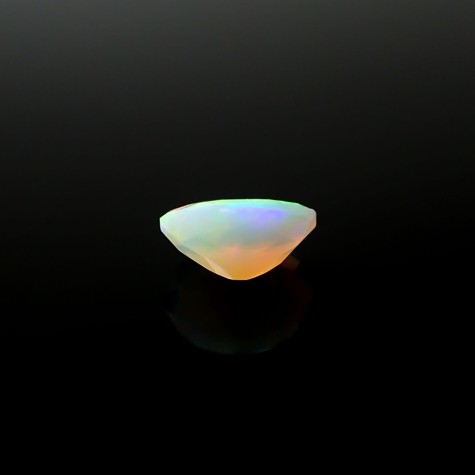 エチオピアオパール エチオピア産 0.57ct[240125323]7.8x6mm前後