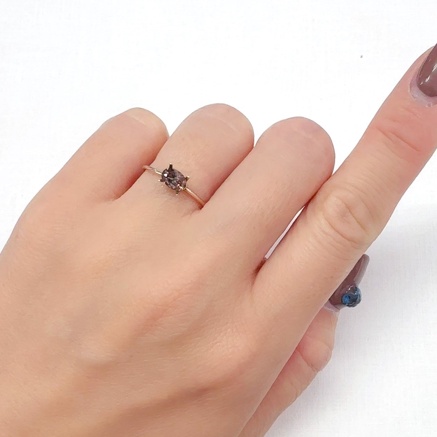 アキシナイト パキスタン産 0.49ct[240628149]5.6x3.9mm前後