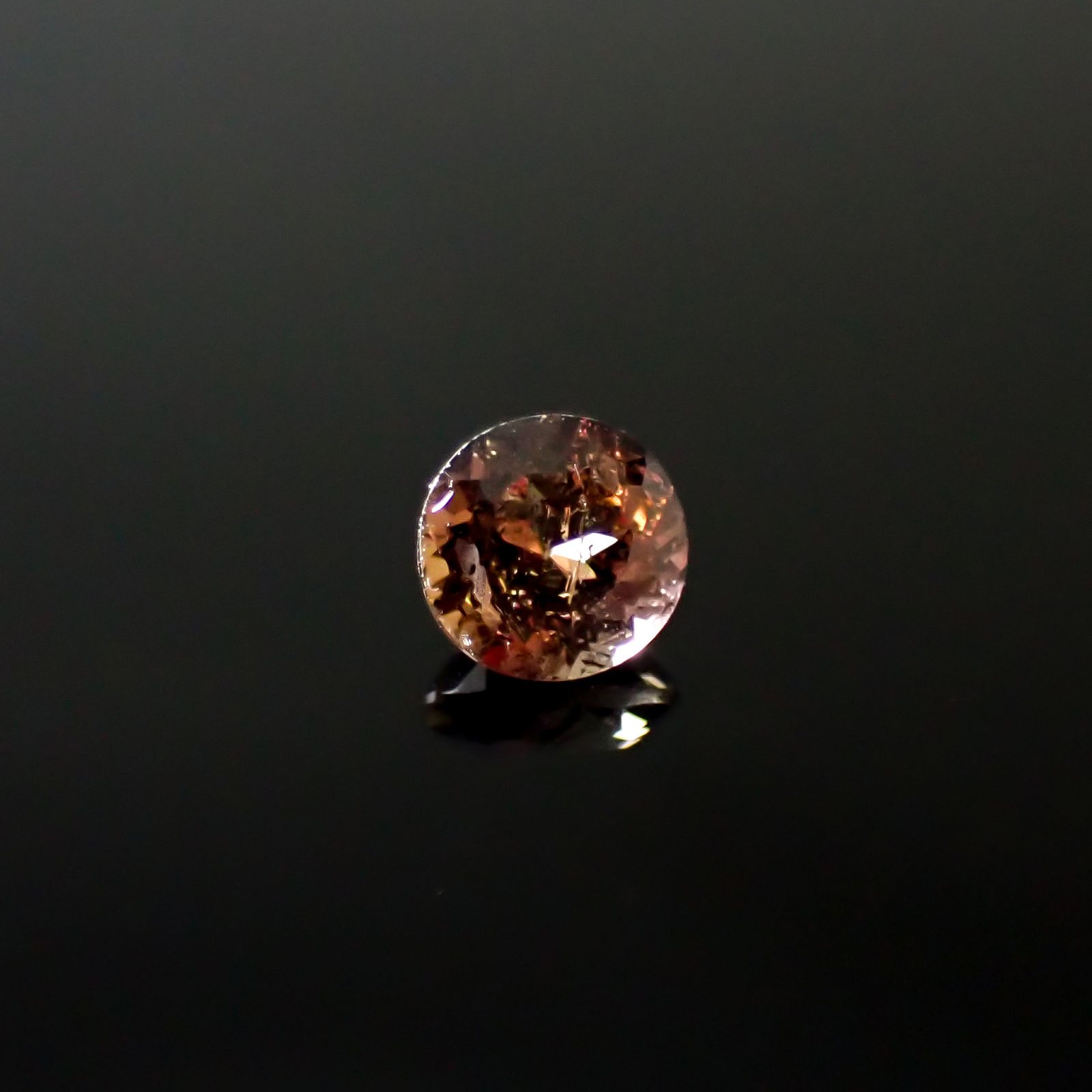 アキシナイト パキスタン産 0.42ct[240628141]4.4x4.4mm前後