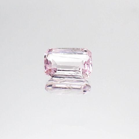 クンツァイト(宝石名クンツァイト)アフガニスタン産 1.83ct 識別済[231023871]8.6x5.7mm前後