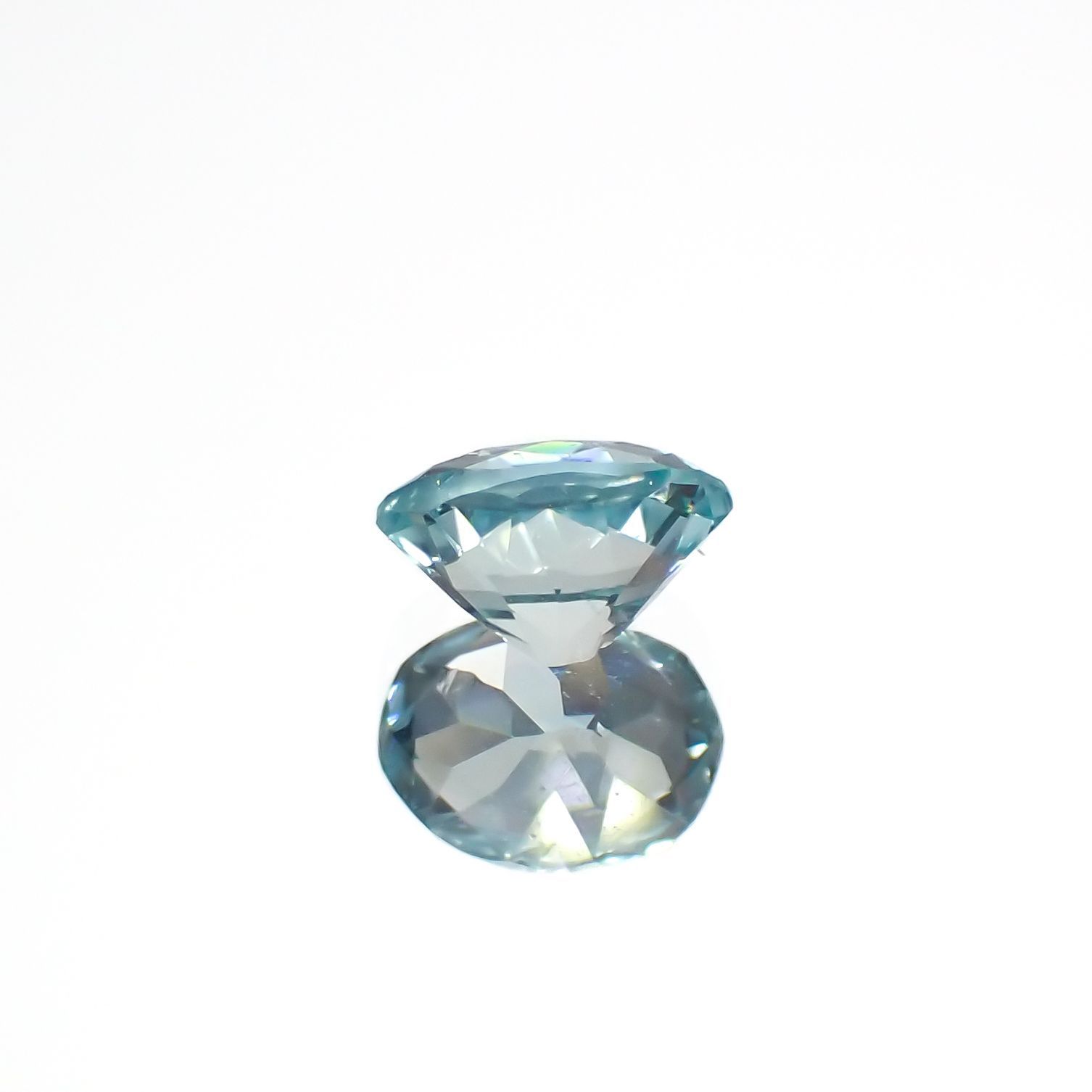 ユークレース(宝石名ブルー・ユークレース)コロンビア産 0.389ct ソ付(彩珠)[221018684]5.3x3.9mm前後
