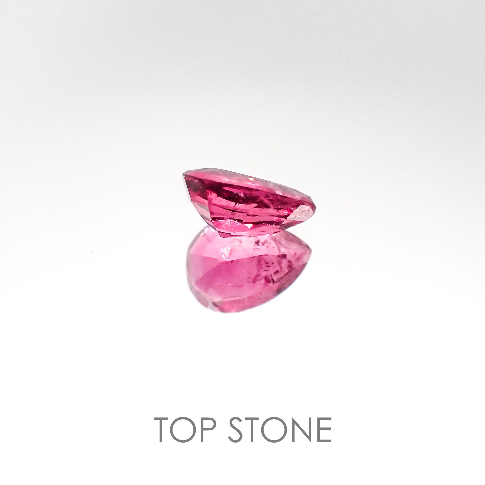 ピンクトルマリン(宝石名ピンク・トルマリン) ブラジル産 0.73ct 識別済[20084847]7.1×5mm前後