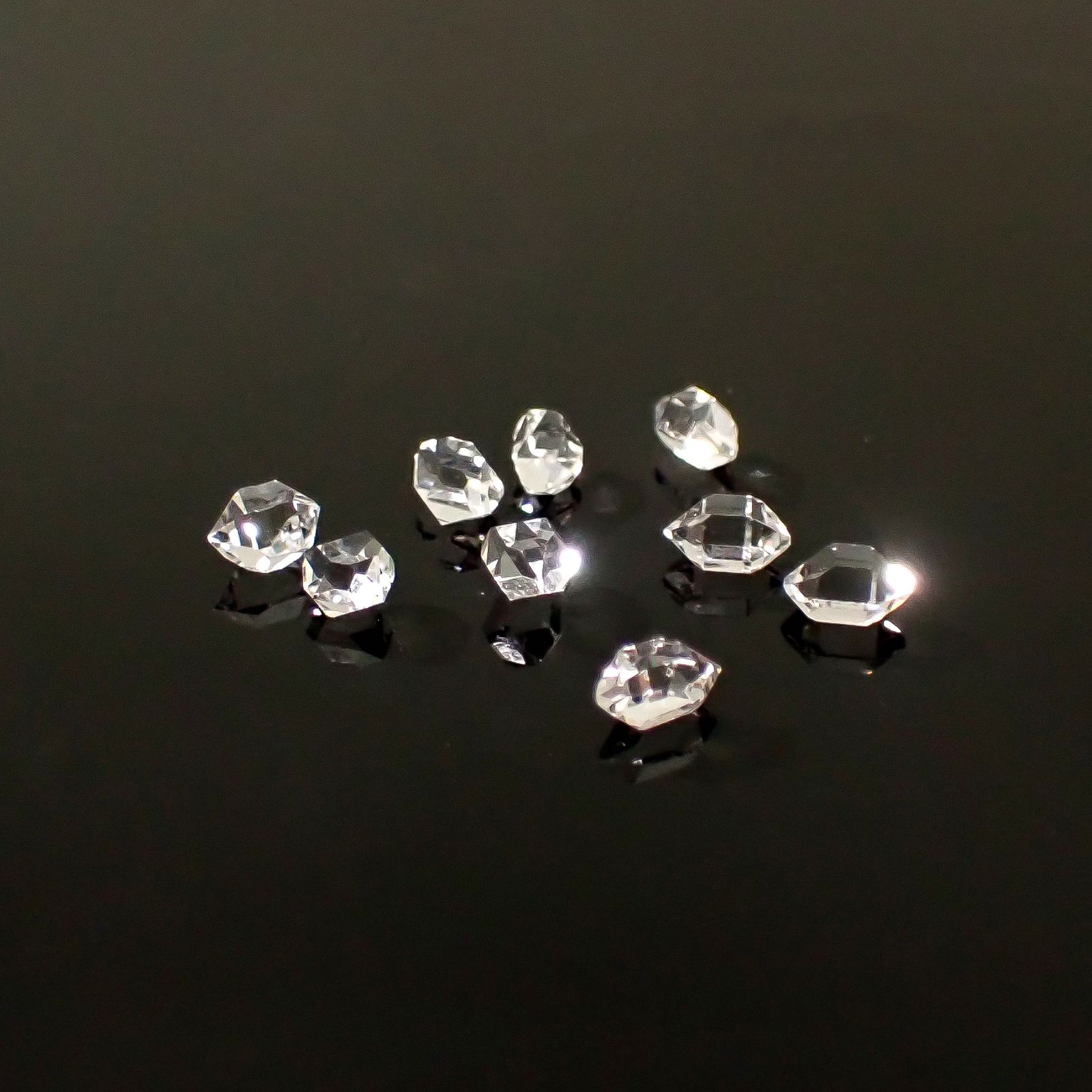 ◇メレセット◇ハーキマーダイヤモンド 原石 アメリカ・ニューヨーク州産 1.75ct / 3.8-4.6x2.1-3.3mm前後 [260231696]