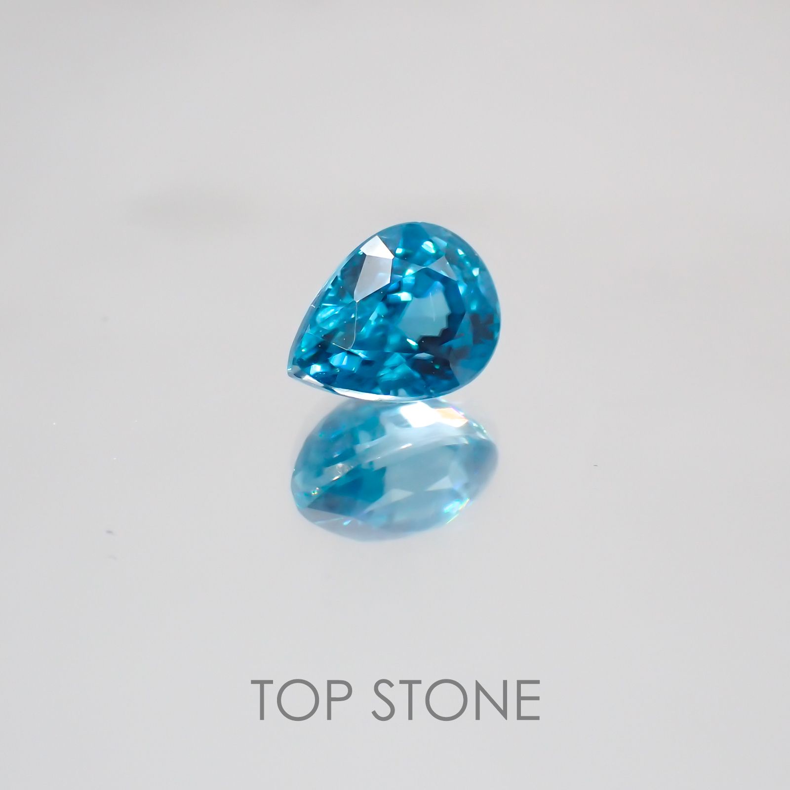 ブルージルコン カンボジア産 ルース 2.44ct[20063093]7.8×5.8mm前後