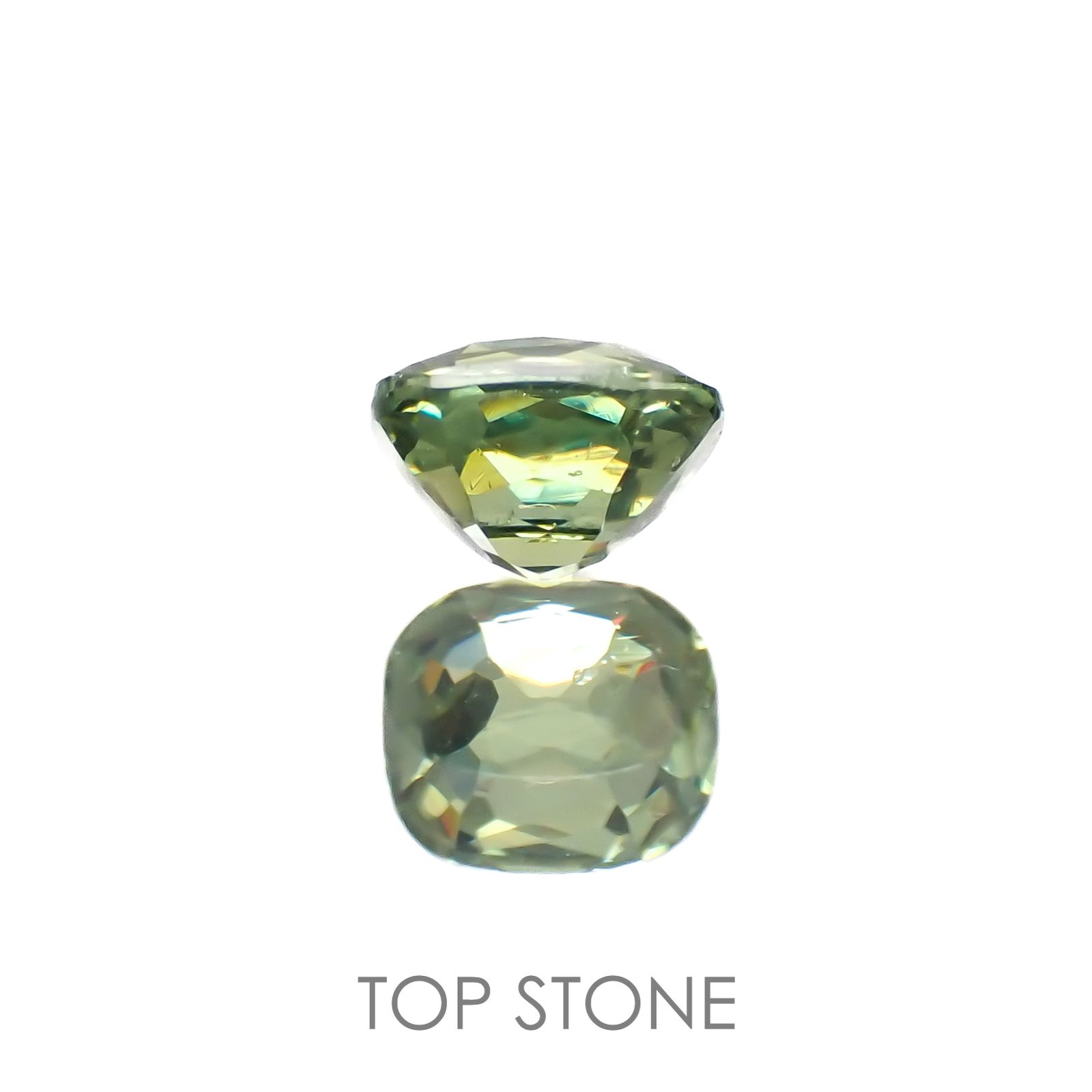 デマントイドガーネット ナミビア産 0.49ct[220917675]4.6x4mm前後