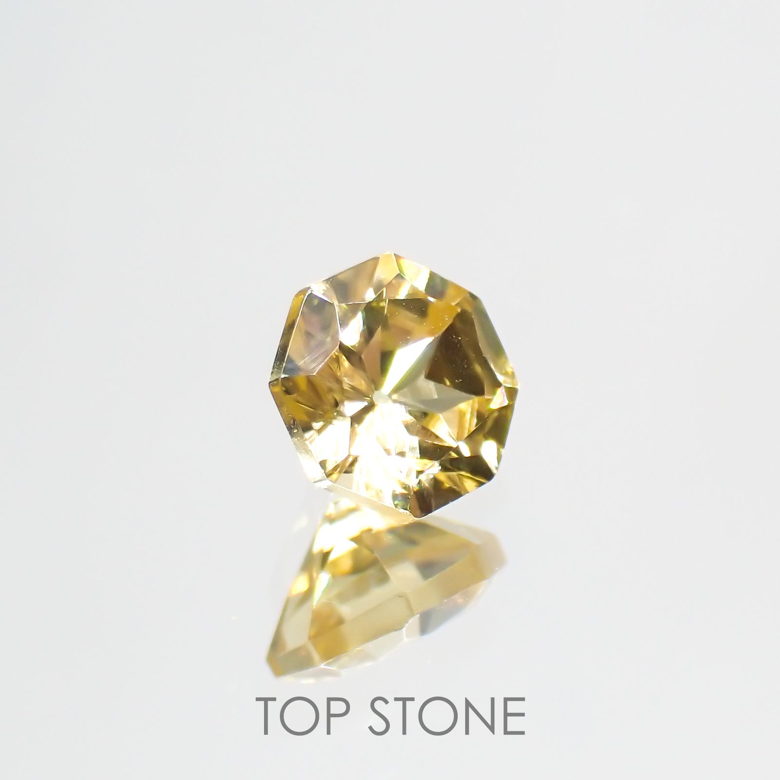 ◇オクタゴンカット◇イエロージルコン(宝石名ジルコン) カンボジア産 0.84ct 識別済[210410486]5×5mm前後