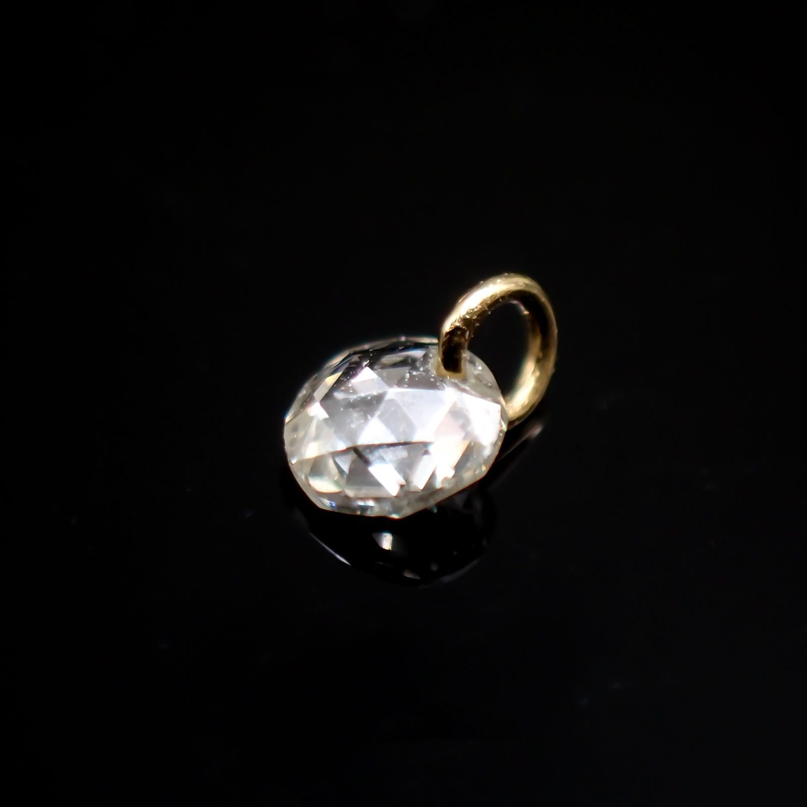 ◇La terre(ラ・テール)◇K18ダイヤモンドチャーム TTLC/SI(宝石名ダイアモンド) 0.048ct 識別済[220515740]2.1x2.1mm前後