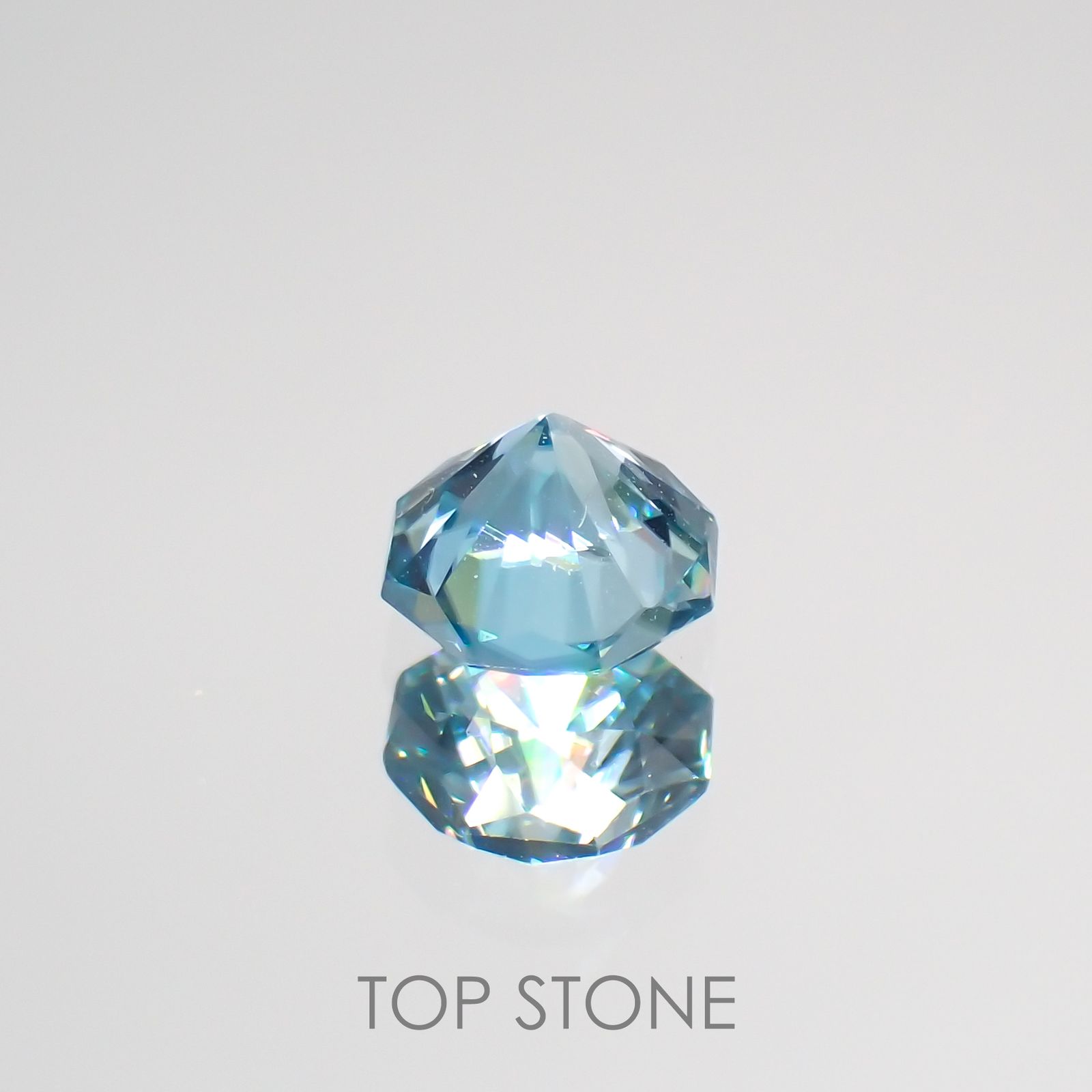 ◇オクタゴンカット◇ブルージルコン カンボジア産 ルース 0.78ct[210913360]4.9×4.9mm前後