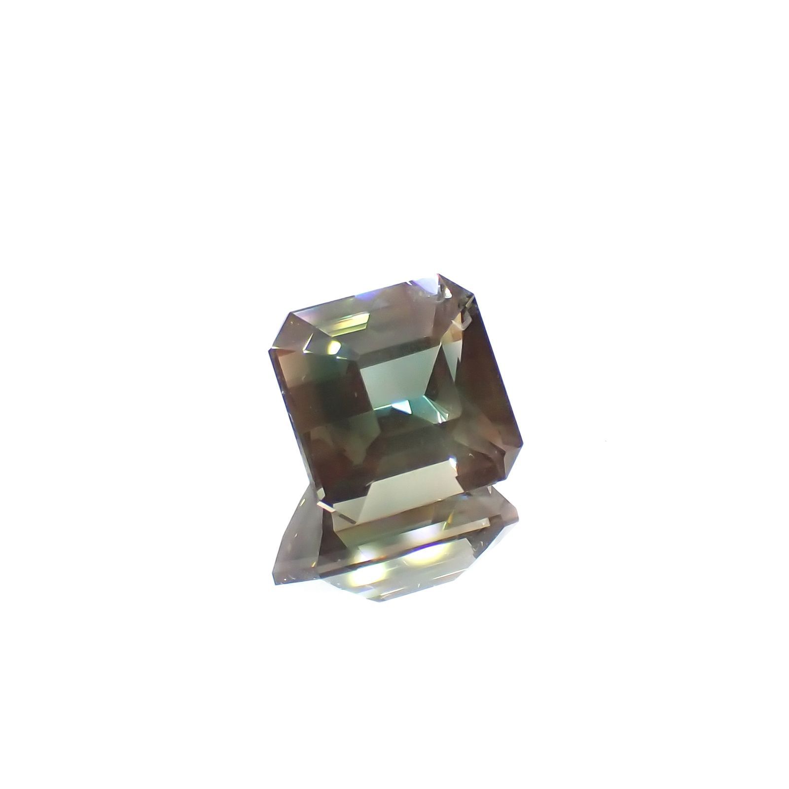 バイカラーオレゴンサンストーン(宝石名ラブラドライト)アメリカ・オレゴン州産 2.29ct 識別済[230321112]7.9x7.7mm前後