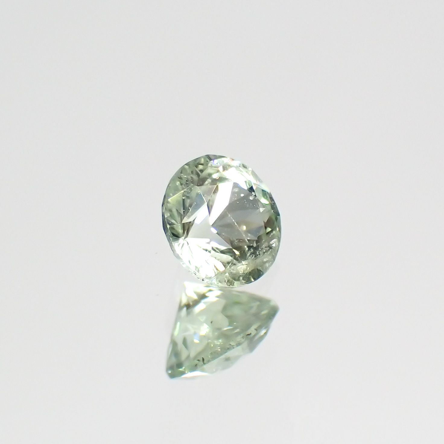バナジウムコーネルピン(宝石名コーネルピン)タンザニア・タンガ州産 0.31ct 識別済[220115629]4.1x4.1mm前後