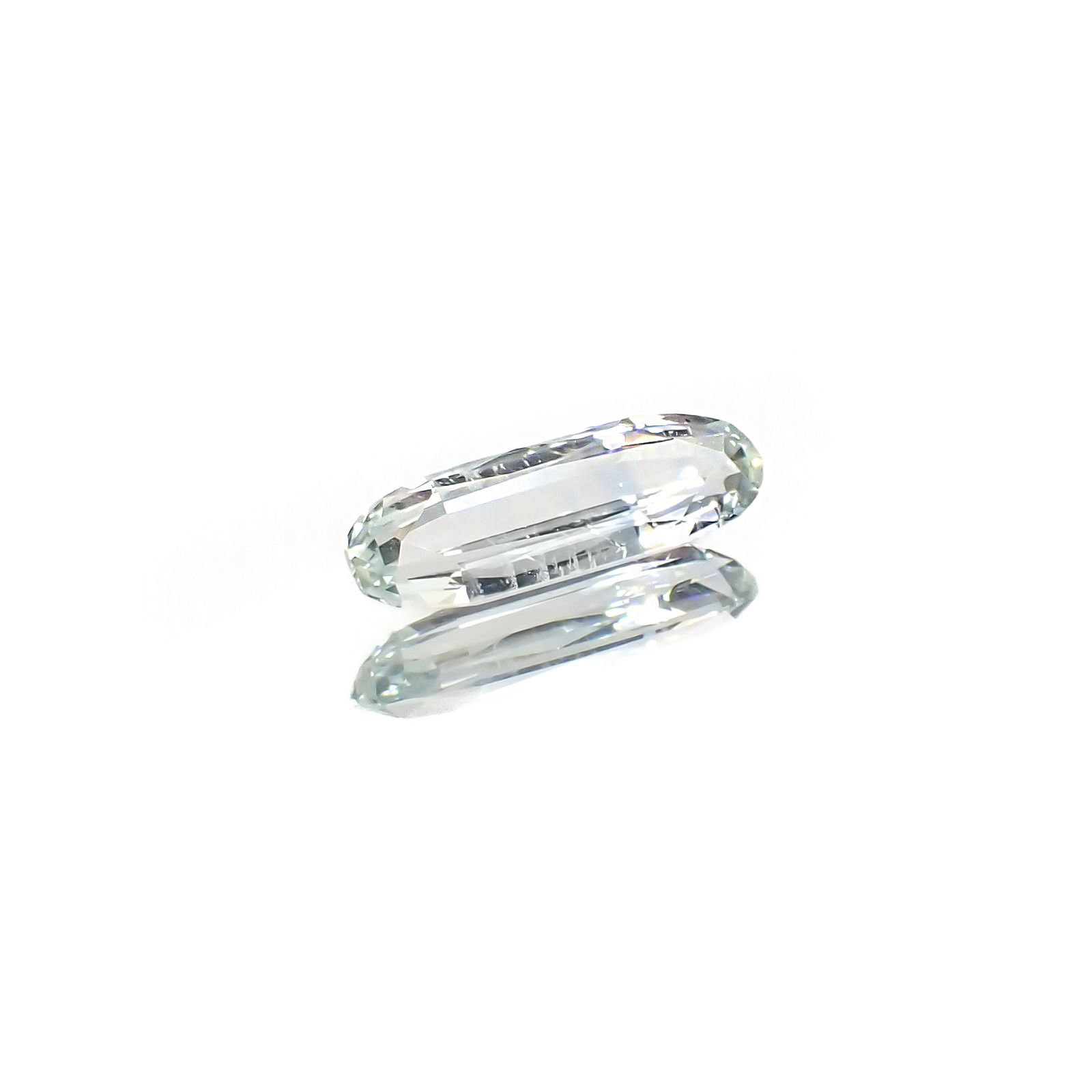 ジェレメジェバイト(宝石名エレメジェバイト)ナミビア産 ソ付(彩珠) 2.016ct / 14.7x4.9mm前後 [220616457]