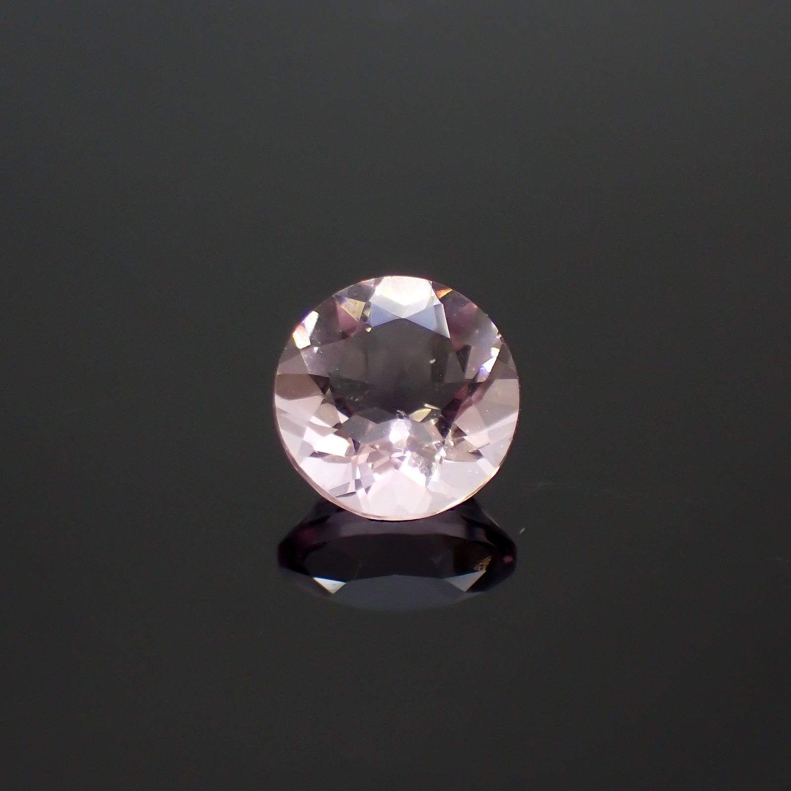 ピンクフローライト(宝石名フルオライト)ブラジル産 識別済 3.82ct / 9.9x9.8mm前後 [220115125]