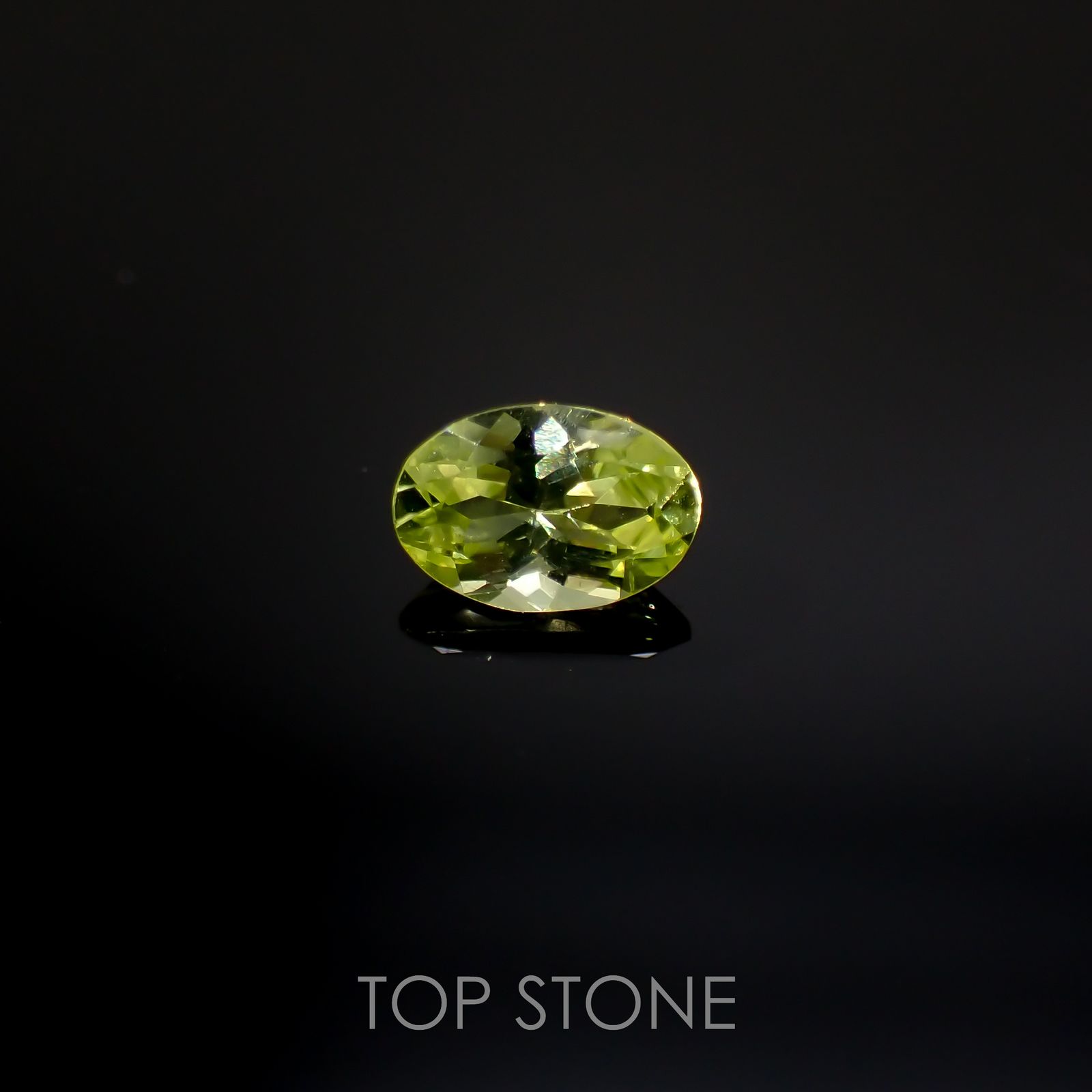パロットクリソベリル(宝石名クリソベリル)インド産 0.41ct 識別済[220616419]5.6x3.8mm前後