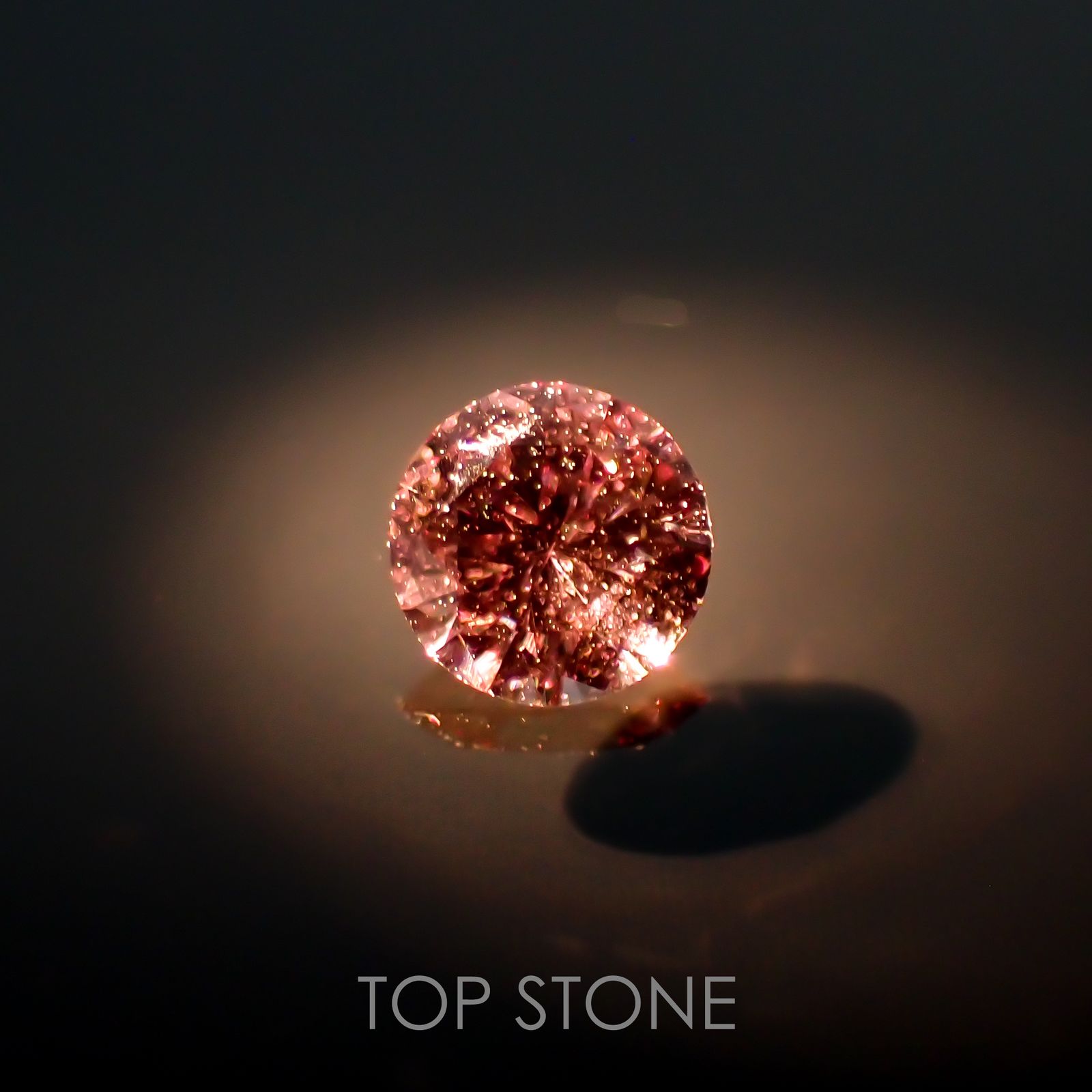 カラーシフトマラヤガーネット(宝石名ガーネット)タンザニア産 0.20ct 識別済[220515837]3.5x3.5mm前後