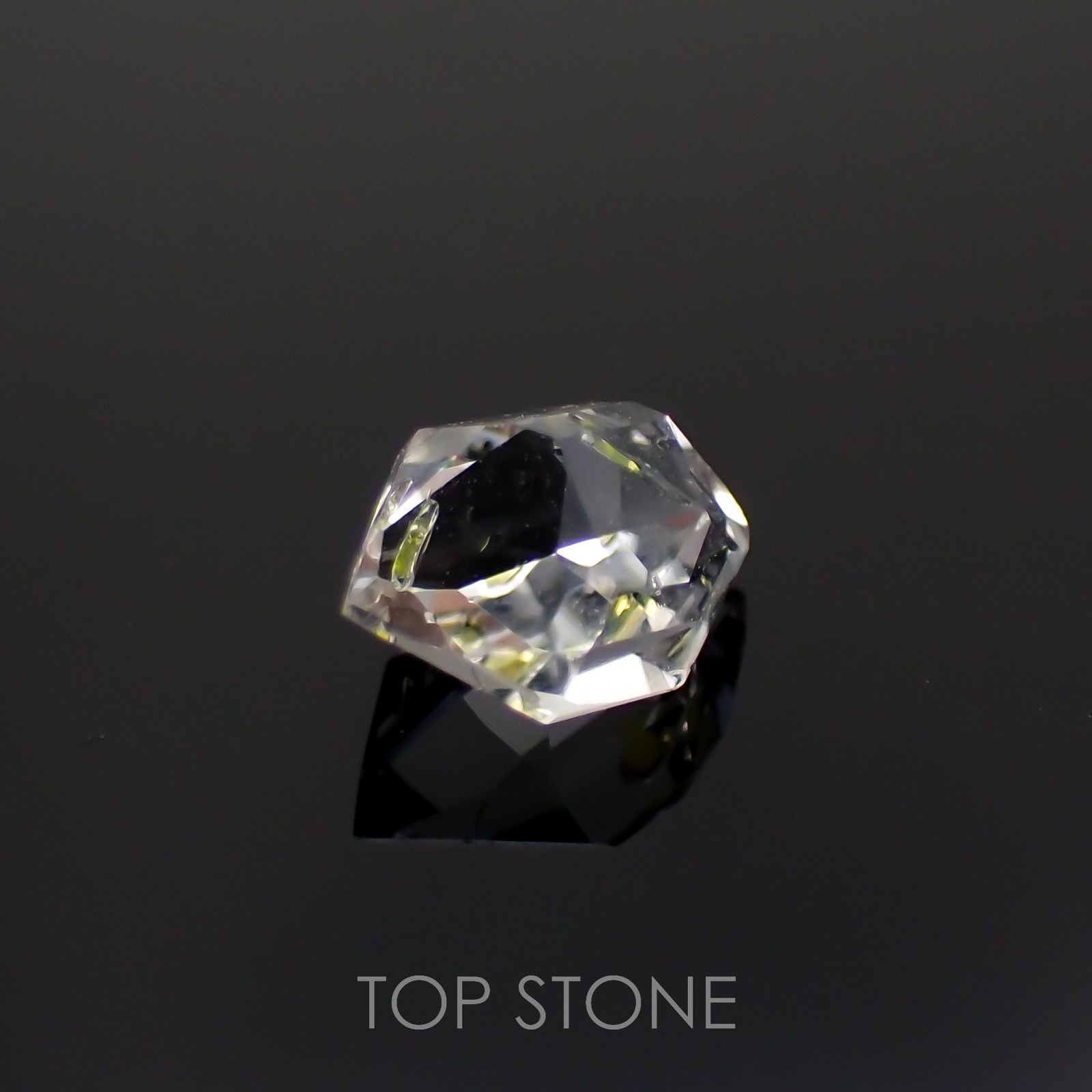 ◇カスタムカット◇オイルインクォーツ パキスタン産 0.60ct[221018542]7x4.4mm前後