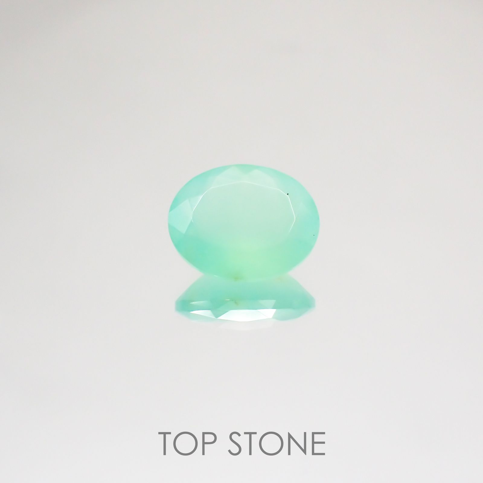 グリーンオパール(宝石名コモンオパール) 南アフリカ産 2.29ct 識別済[210510754]10.1×8.2mm前後