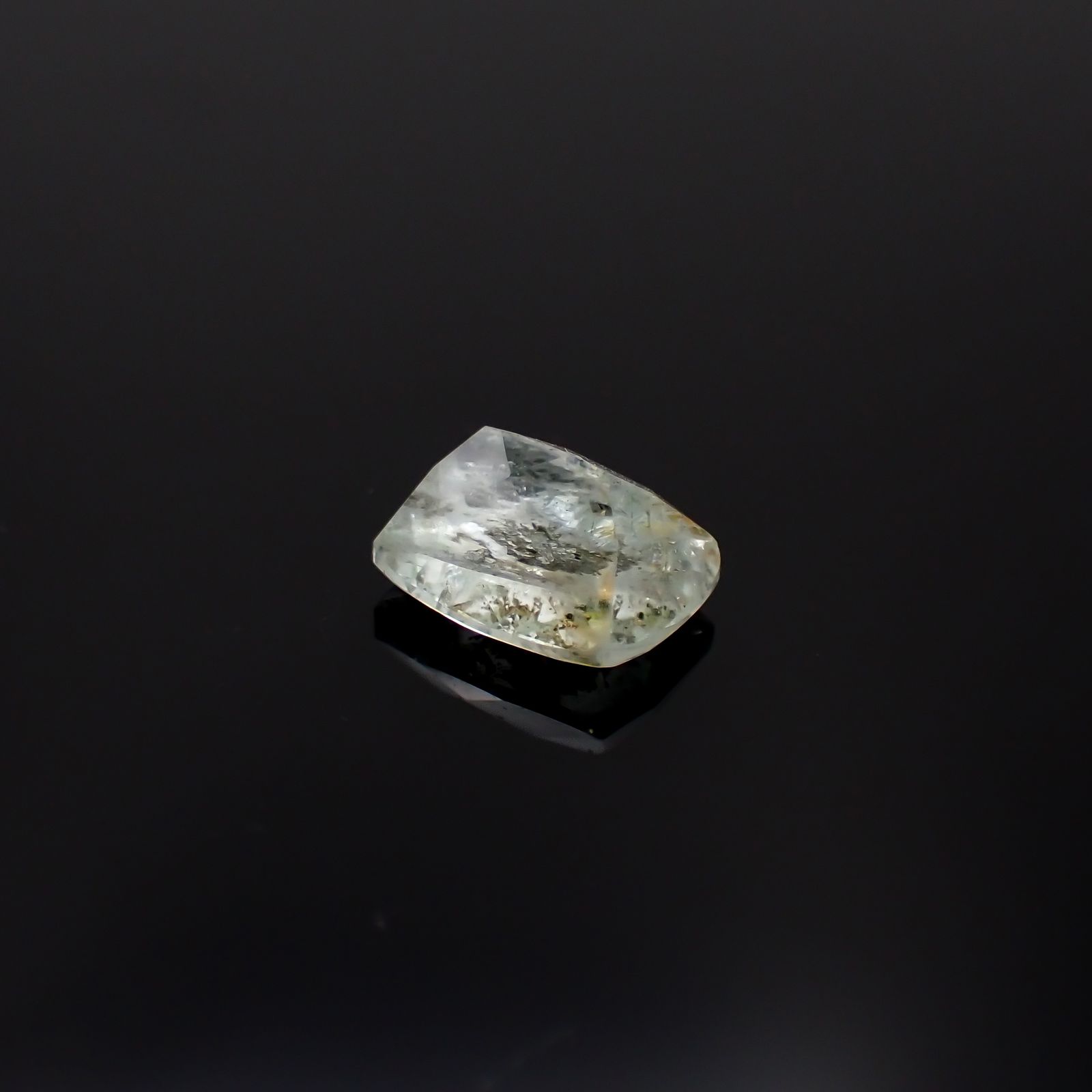 オーロラアクアマリン ブラジル産 3.33ct[231224677]10.4x8.2mm前後