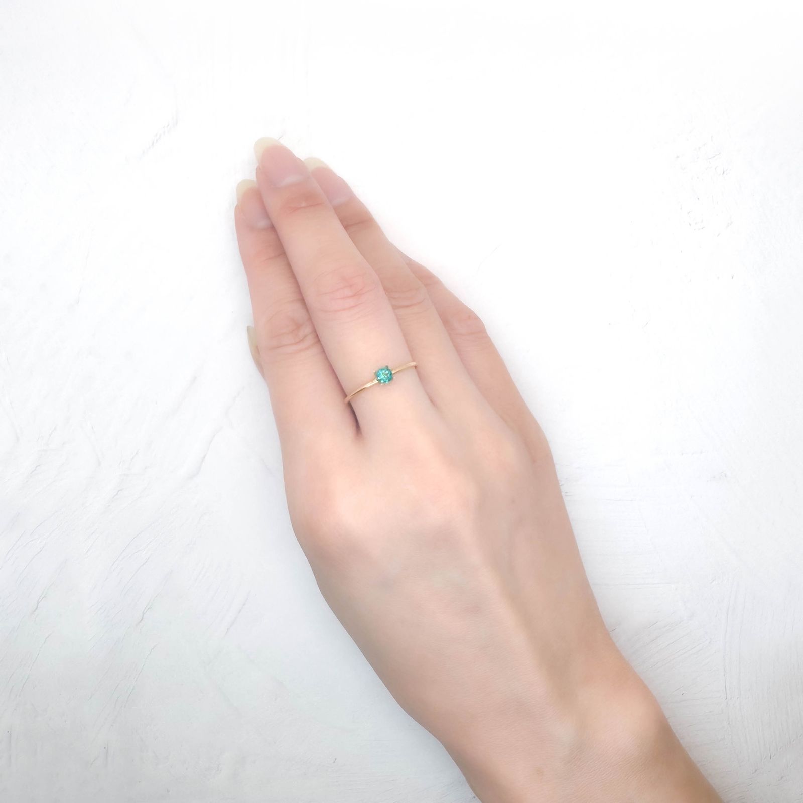 グランディディエライト マダガスカル産 0.18ct / 3.5x3.5mm前後 [250931107]