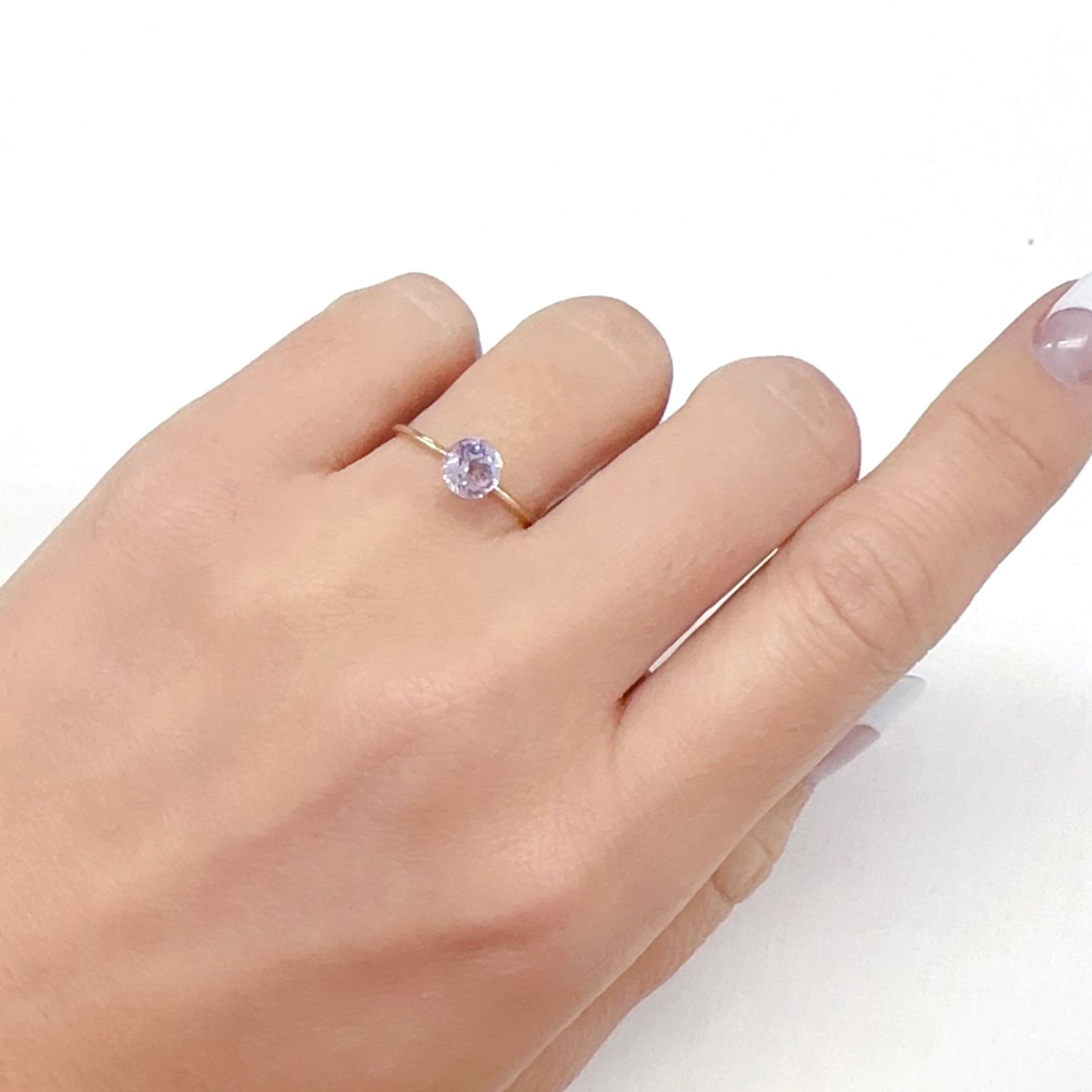 クンツァイト アフガニスタン産 0.95ct[231224771]5.8x5.7mm前後