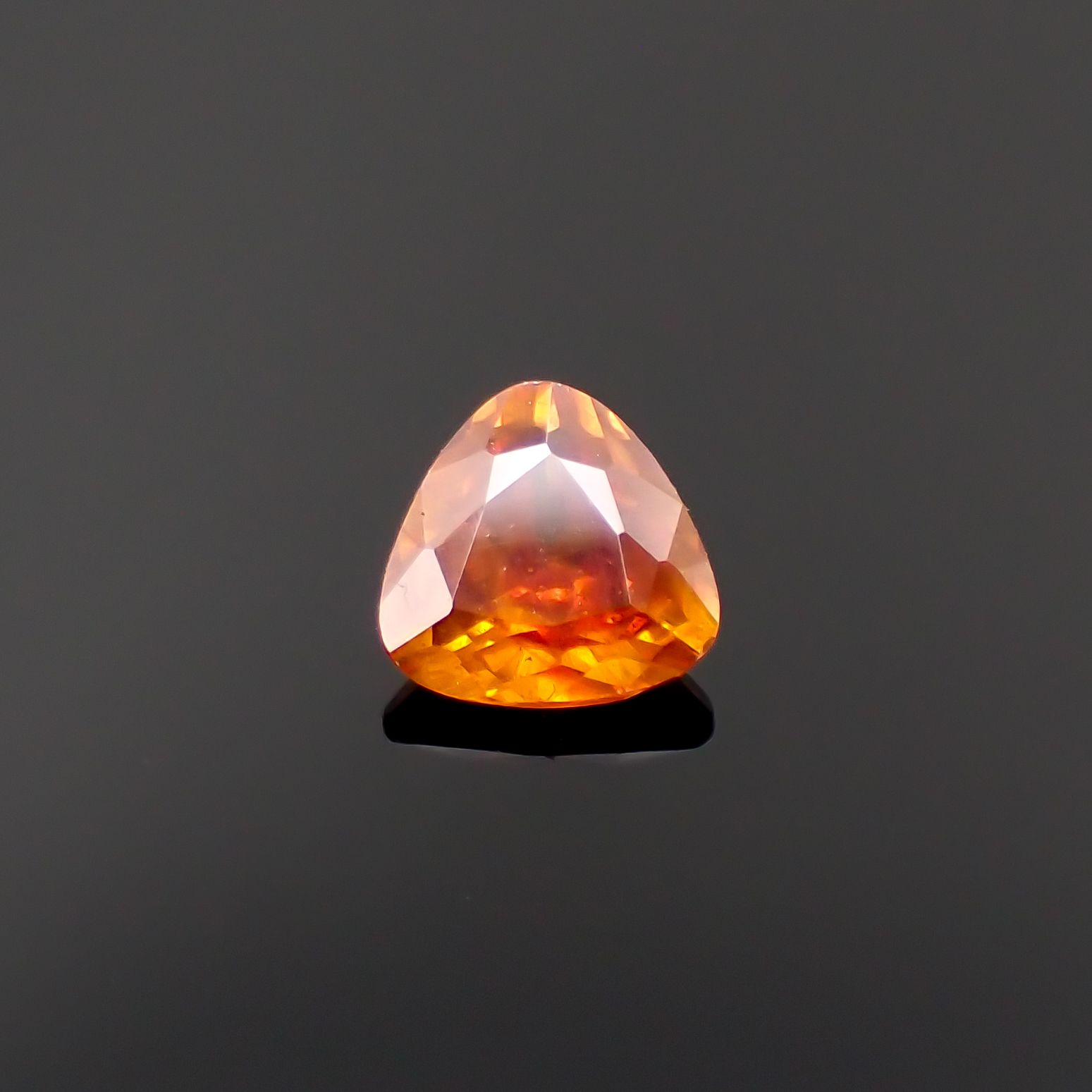スファレライト スペイン産 0.49ct[230321143]4.9x5mm前後